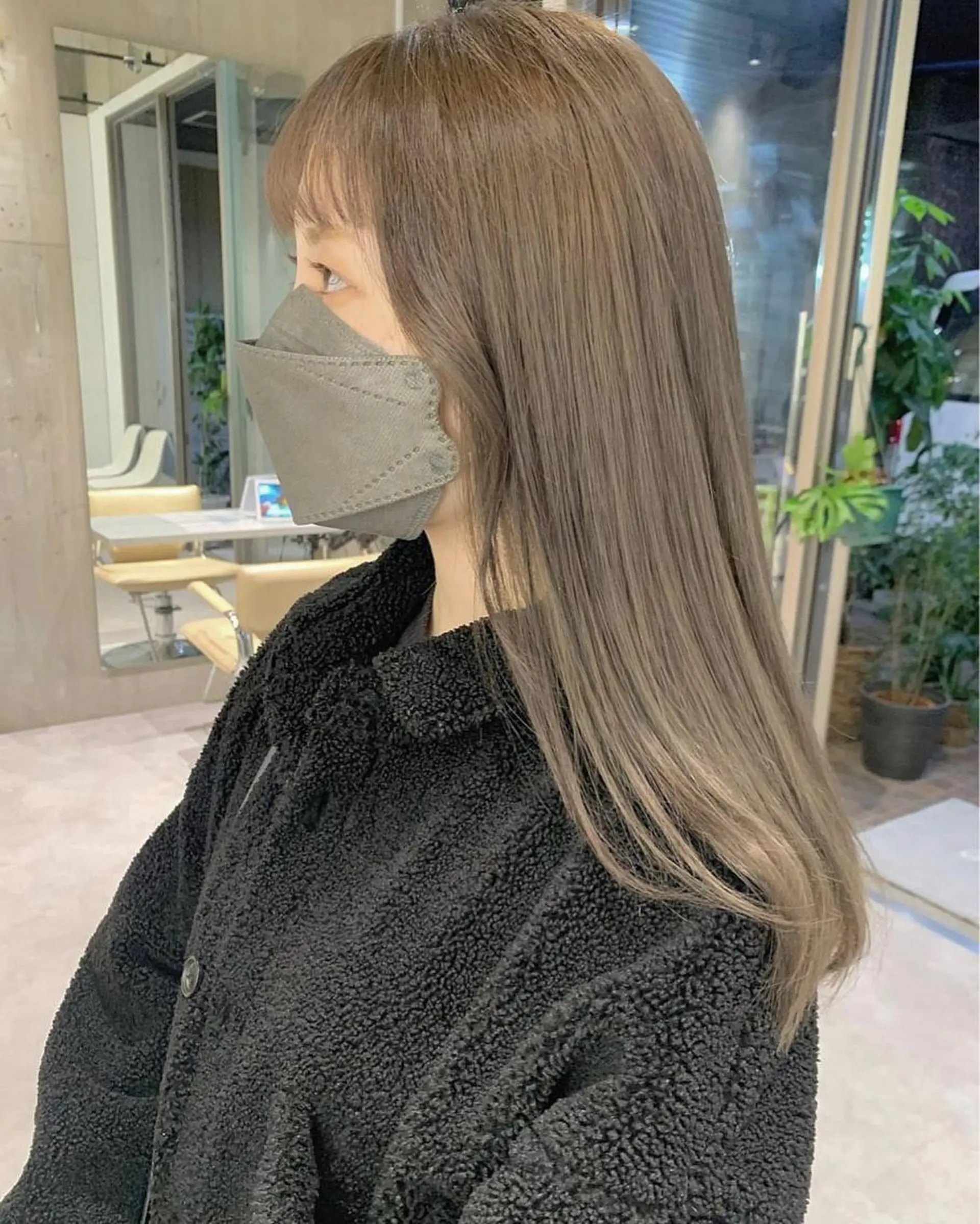 セミロング カラー グレージュ iLi所属・iLi 《イリ》のヘアスタイル