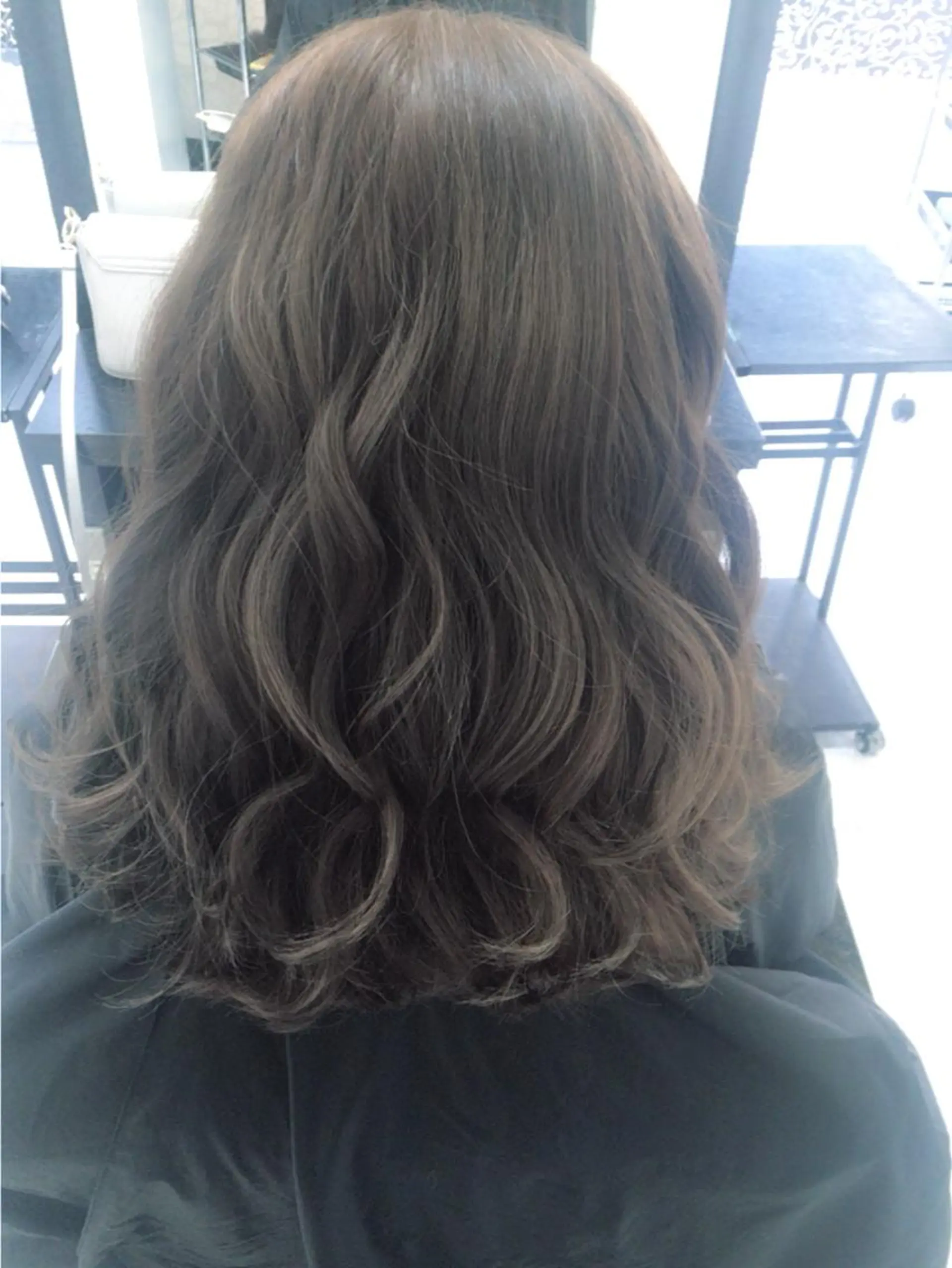 ショート ミディアム セミロング ロング カラー アッシュ ベージュカラー ブリーチ ブリーチなしカラー UNDER vr 【アンダーバー】のヘアスタイル