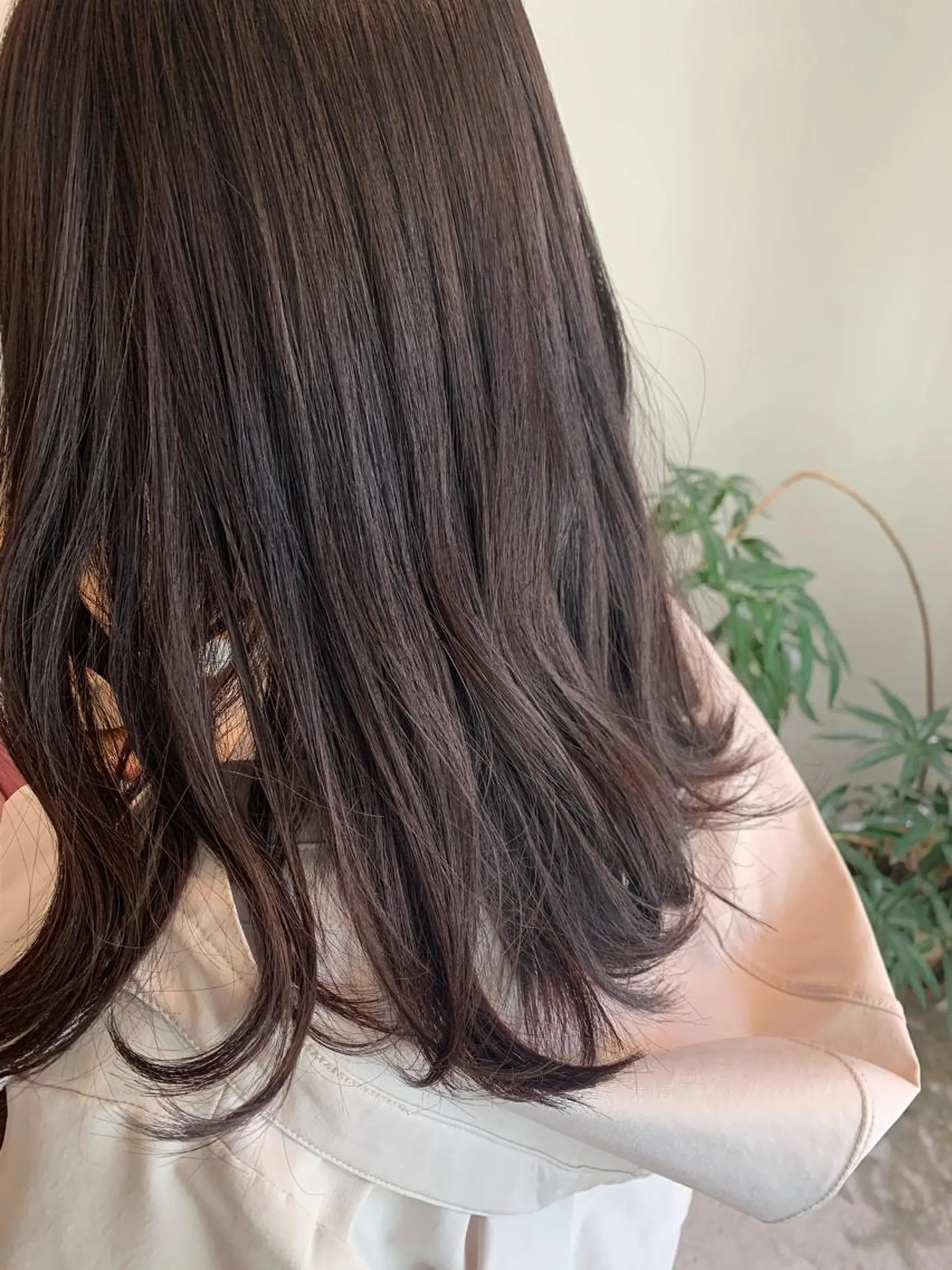 セミロング カット ヘアカラー ブリーチなしWカラー /地毛風/小林凪沙のヘアスタイル