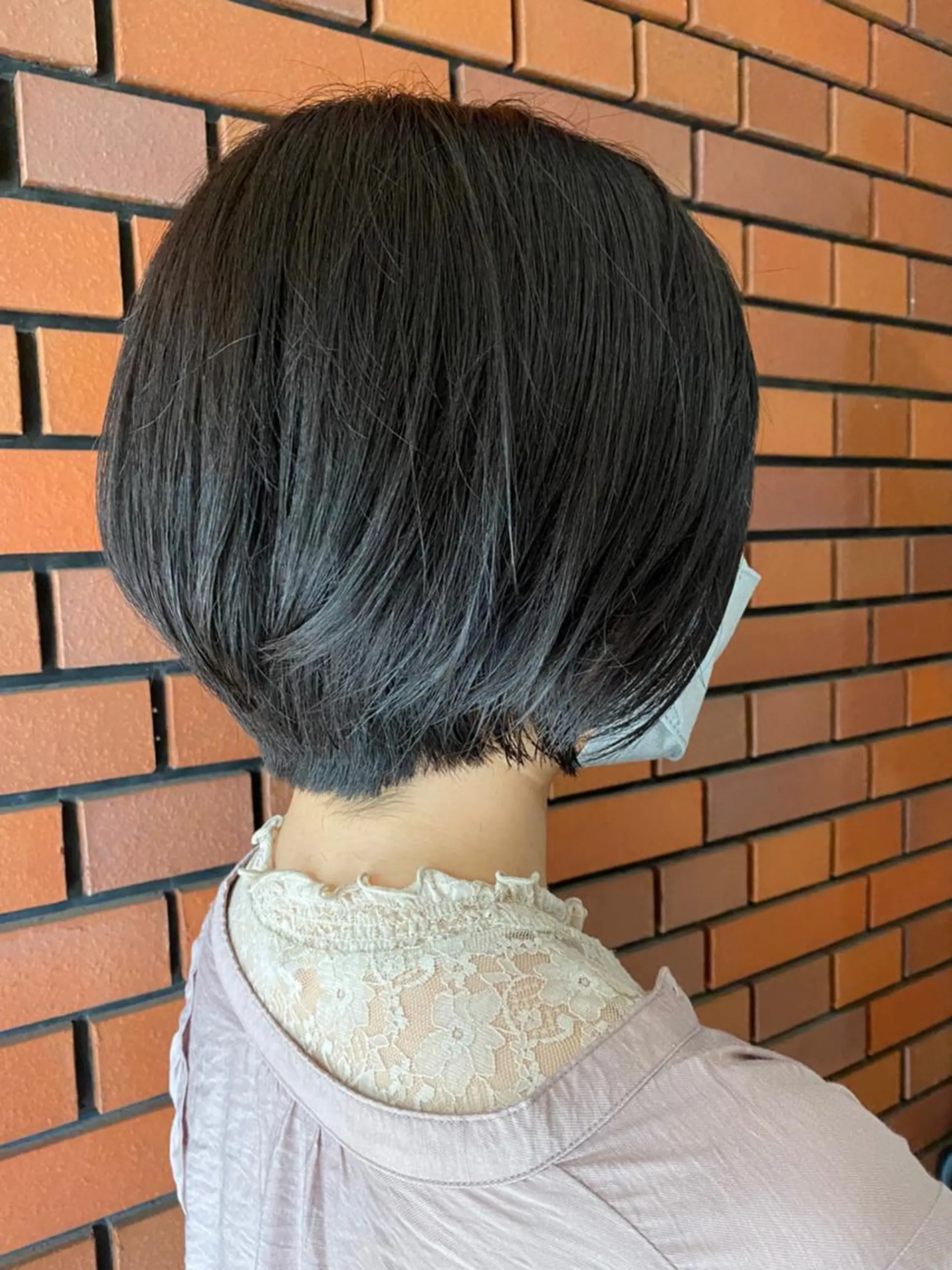 ショート カラー 前下がりボブ イルミナカラー ラベンダーカラー パープルカラー バイオレットカラー カット ヘアカラー トリートメント エイトウメダ 店長　稲尾友則のヘアスタイル