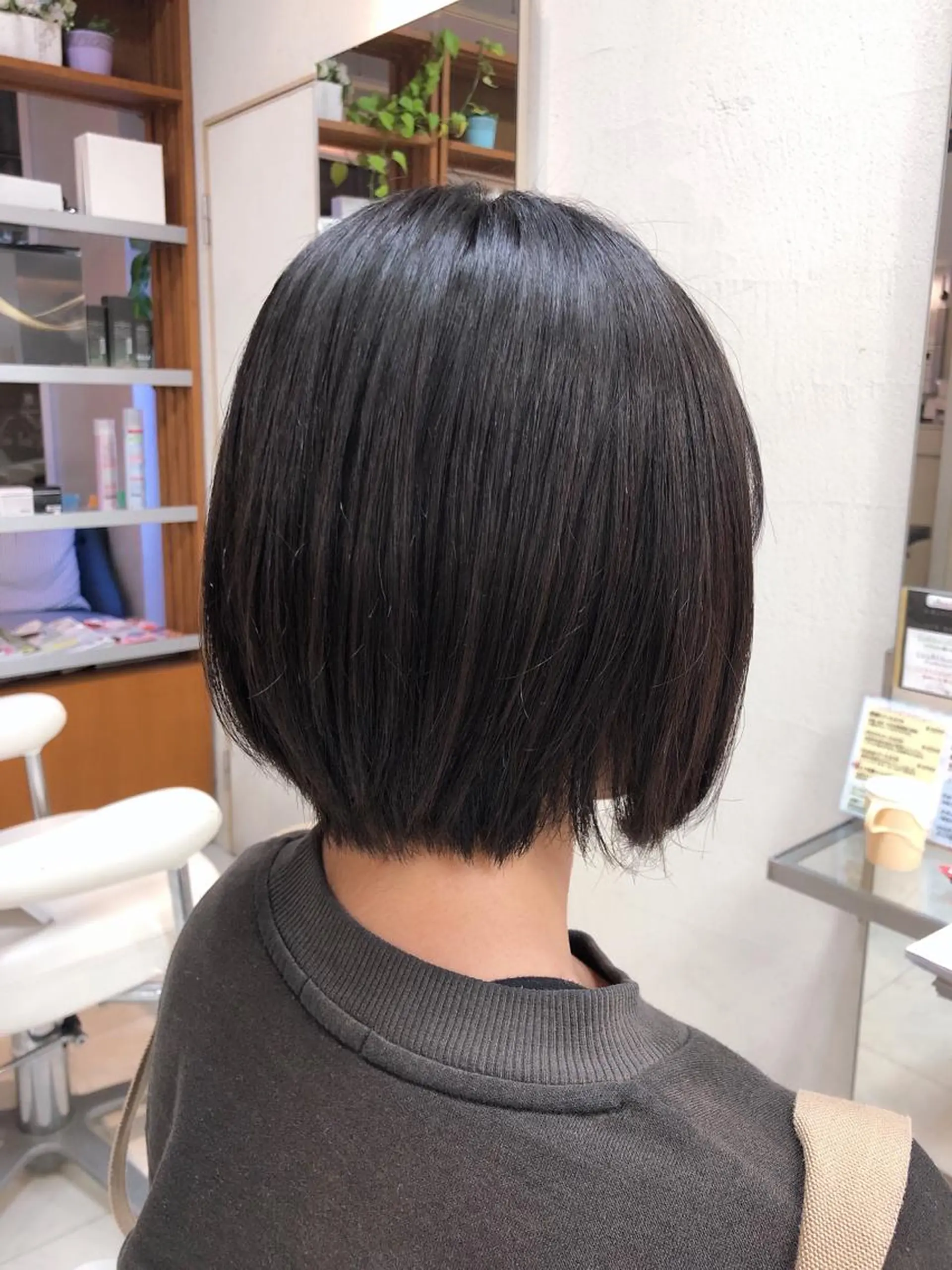 ショート ヘアカラー 阿部 美咲のヘアスタイル