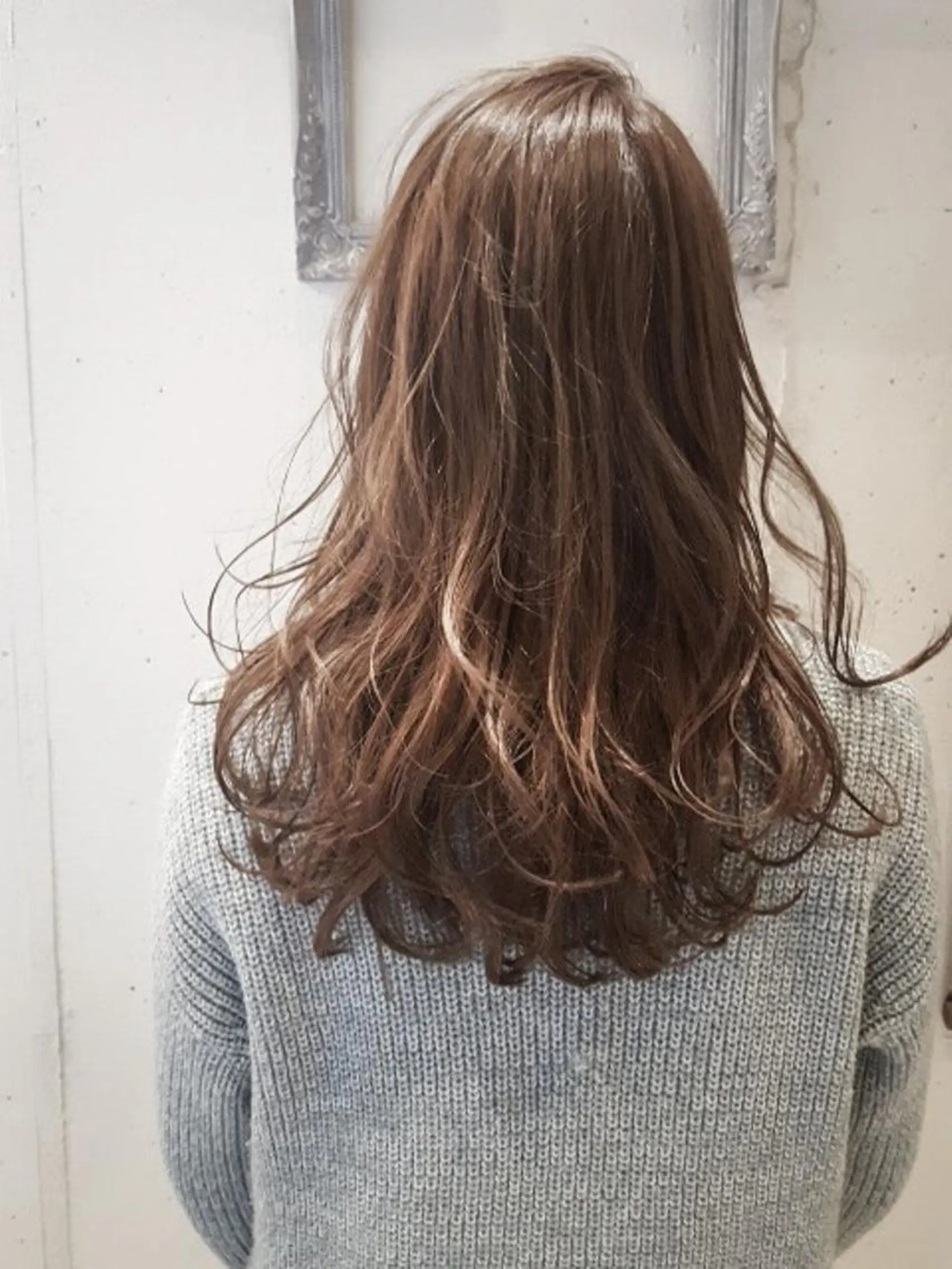 ロング カラー アッシュ ベージュカラー 尾野 恭平のヘアスタイル