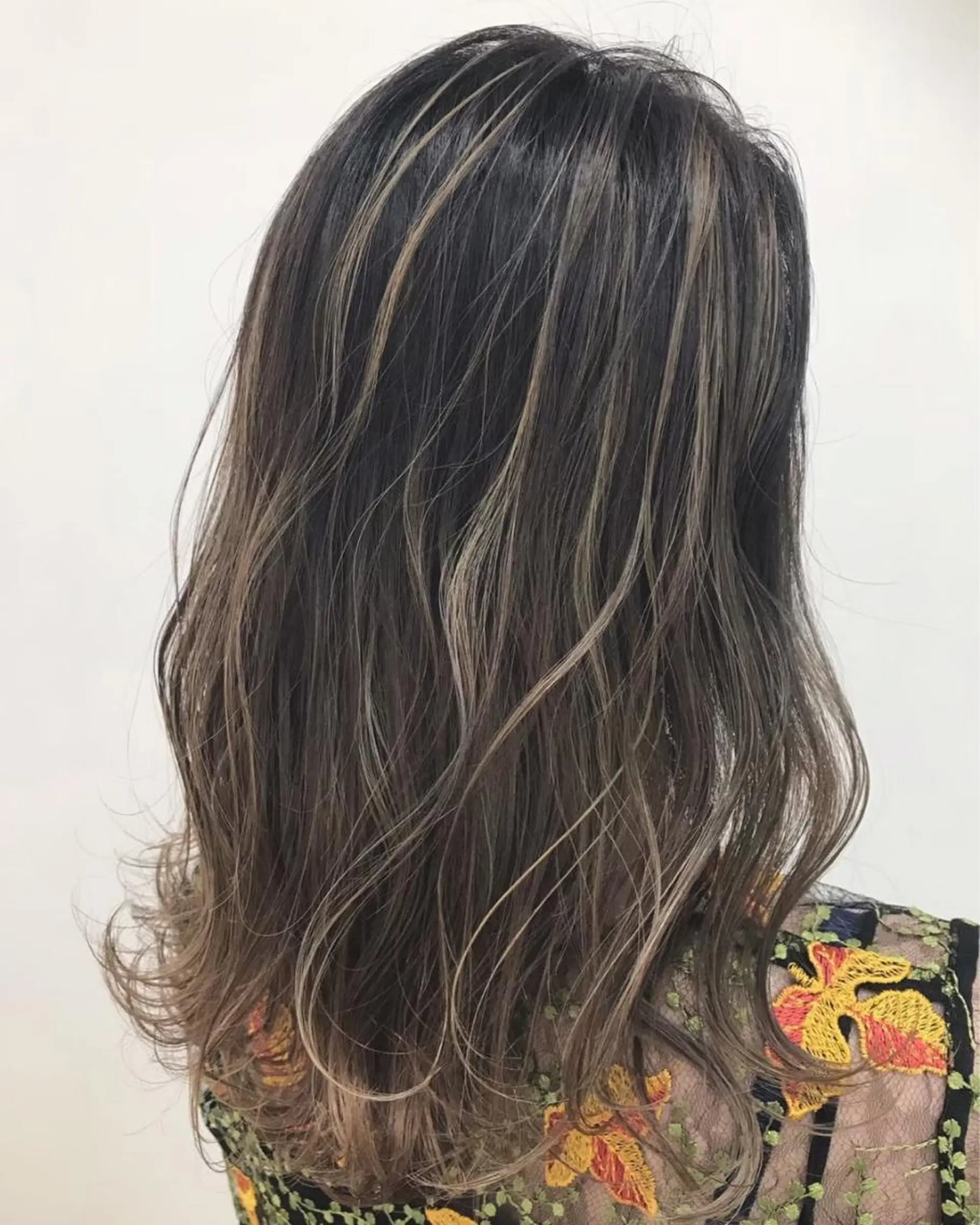 セミロング カラー ヘアアレンジ キッズ アディクシーカラー バレイヤージュ ミストバング ベージュカラー 黒髪 カラー特化サロン梅田 Eir茶屋町/山下のヘアスタイル
