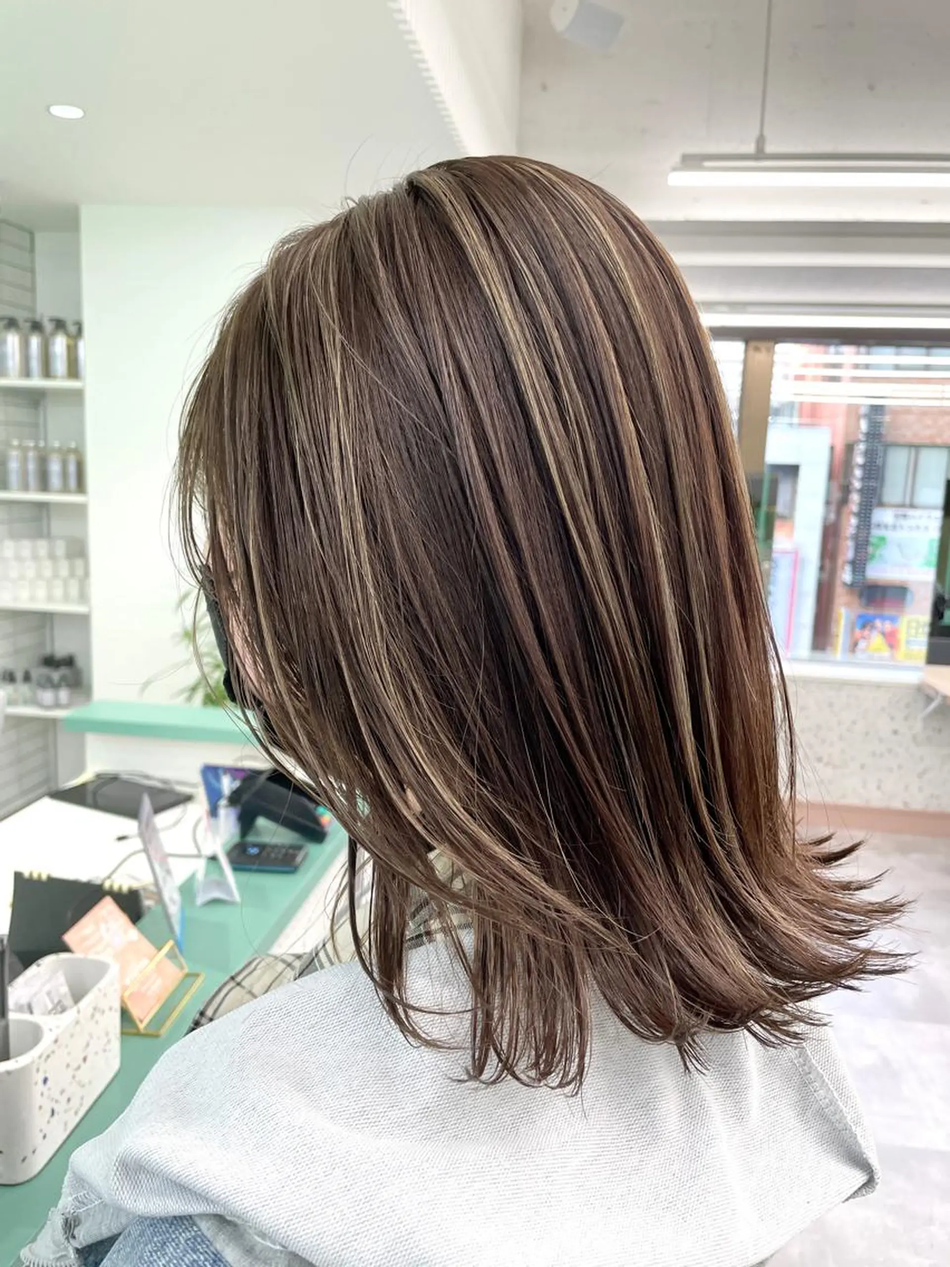 ミディアム カラー ハイライトカラー ハイライト カット ヘアカラー トリートメント 💚透明感カラー💚 ♻️本間♻️のヘアスタイル
