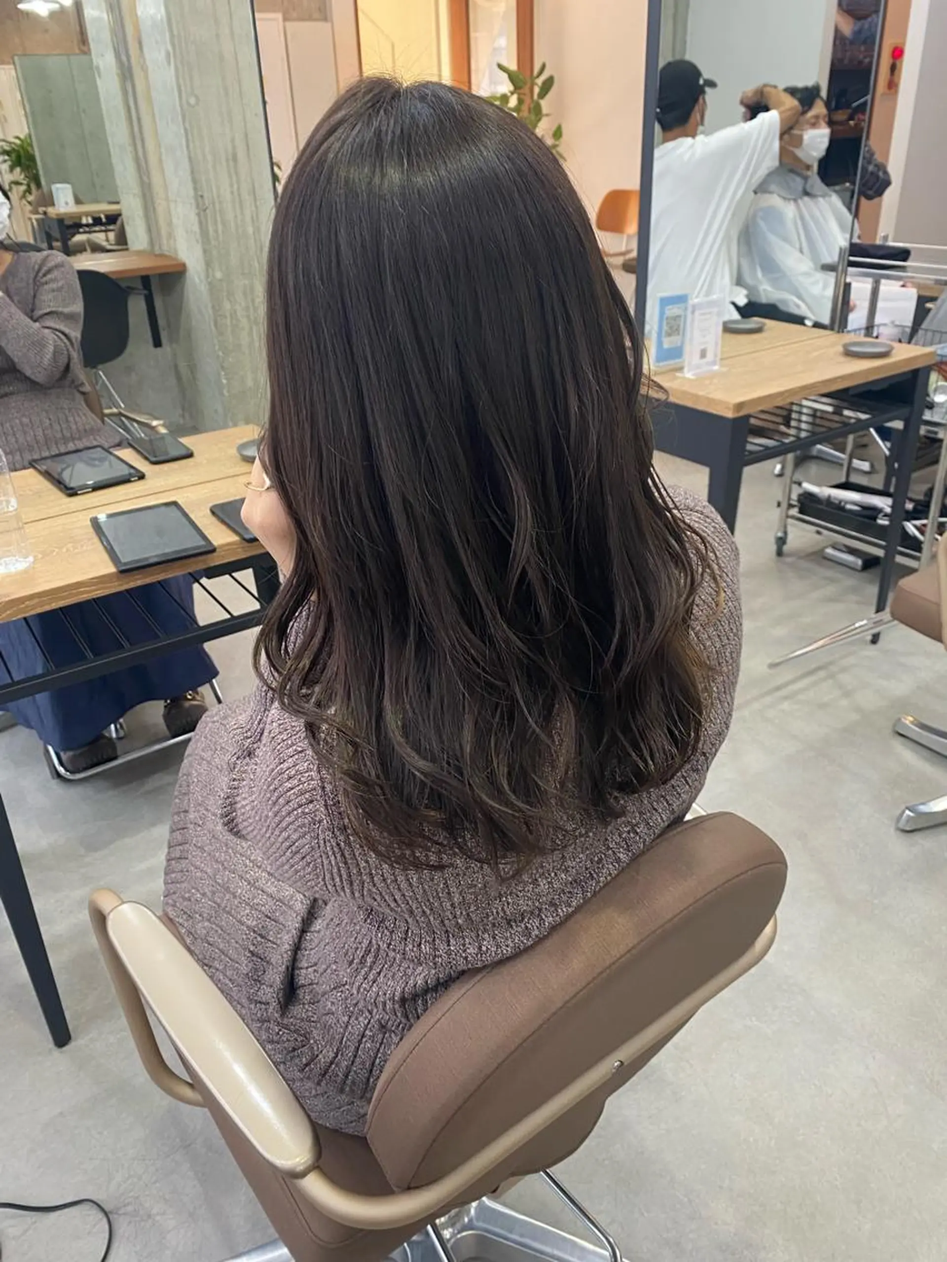 ロング カラー ヘアアレンジ グレージュ オリーブグレージュ オリーブグレー salowin 渋谷　joule所属・美髪矯正 韓国レイヤーのヘアスタイル