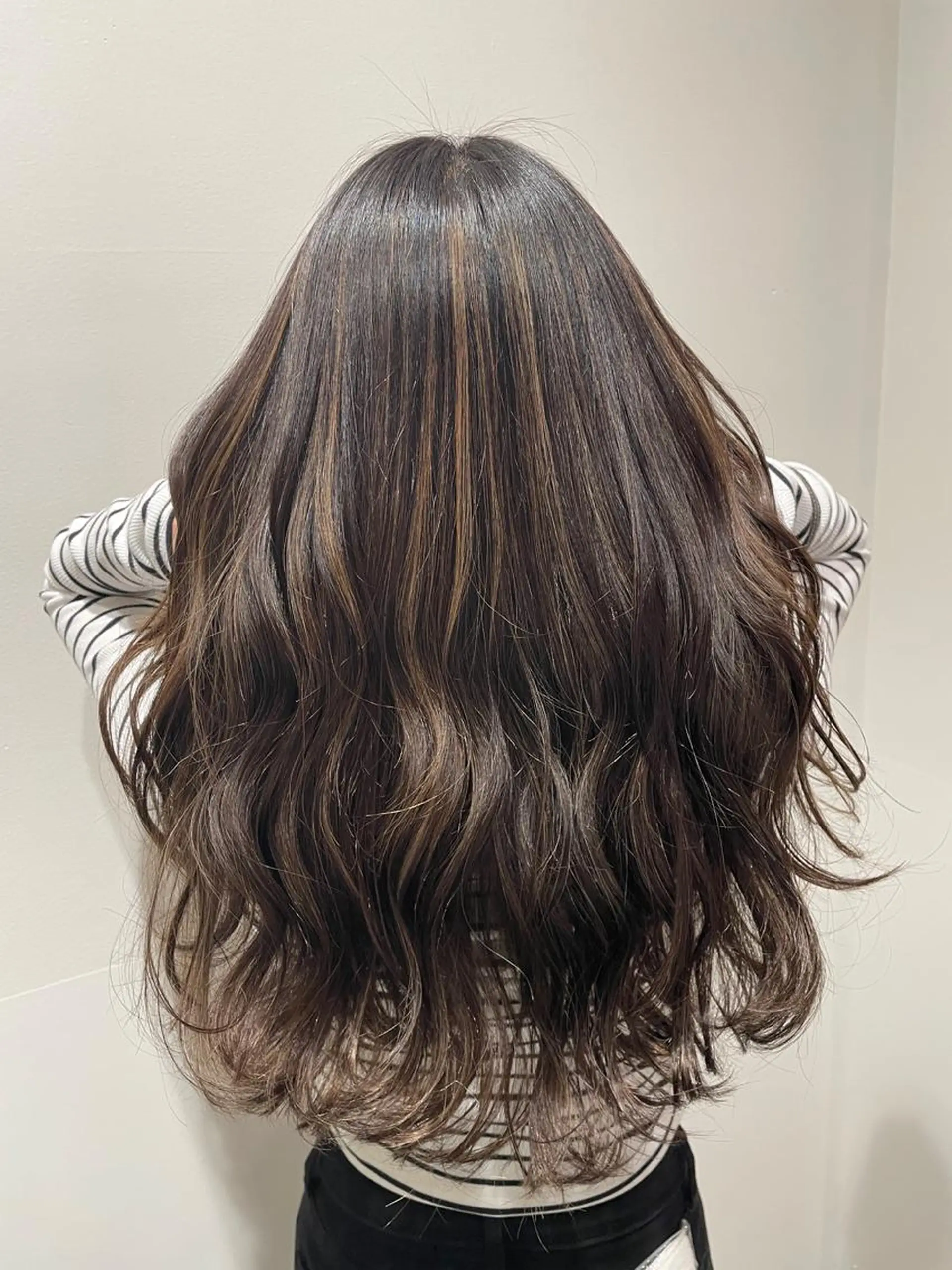 ロング ハイライト コトネ🫧 韓国風レイヤーカットのヘアスタイル