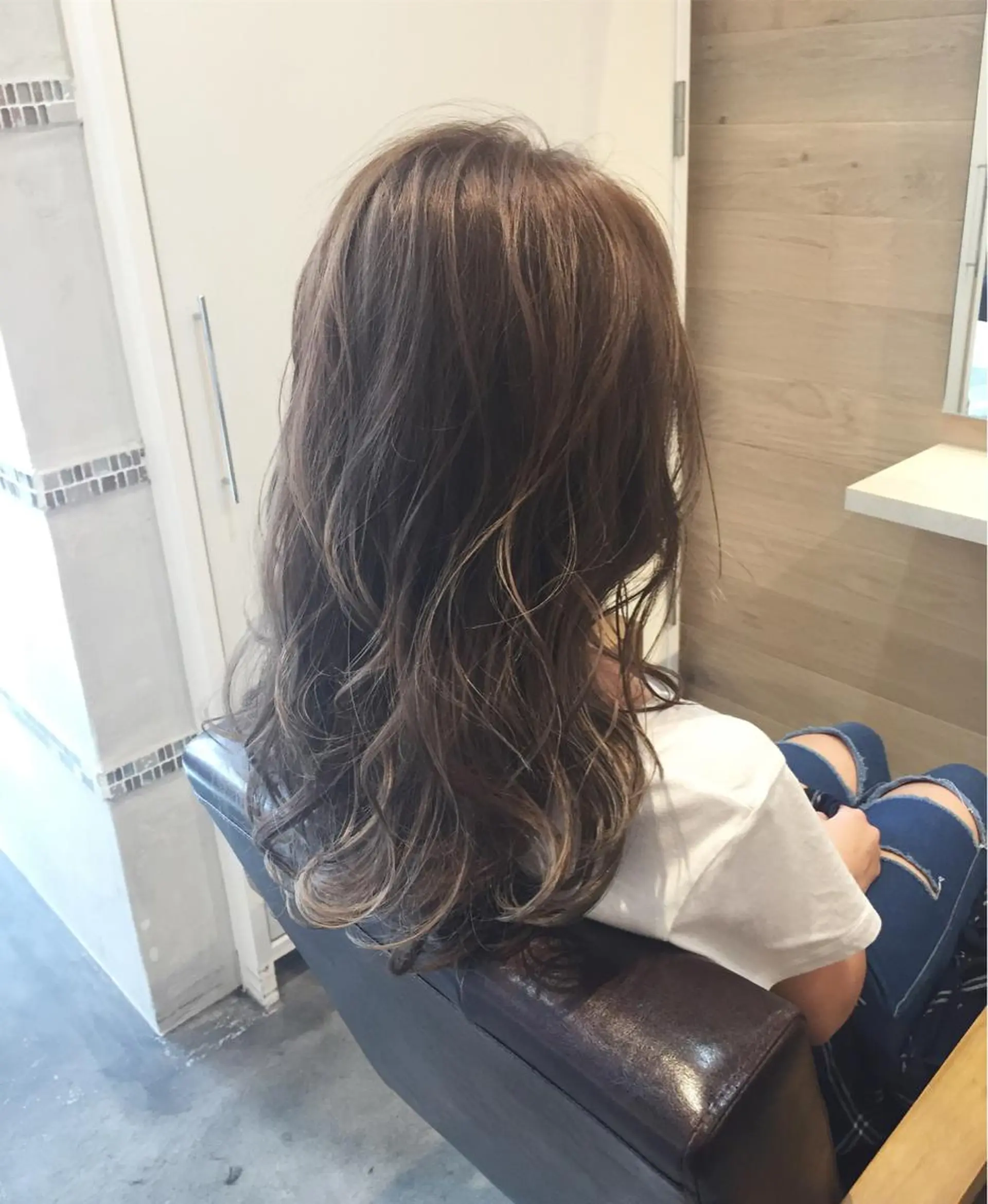 ロング カラー ベージュカラー フォギーベージュ ハイライトカラー ハイライト she2.shinjuku所属・顧客様専用予約 新規予約不可のヘアスタイル