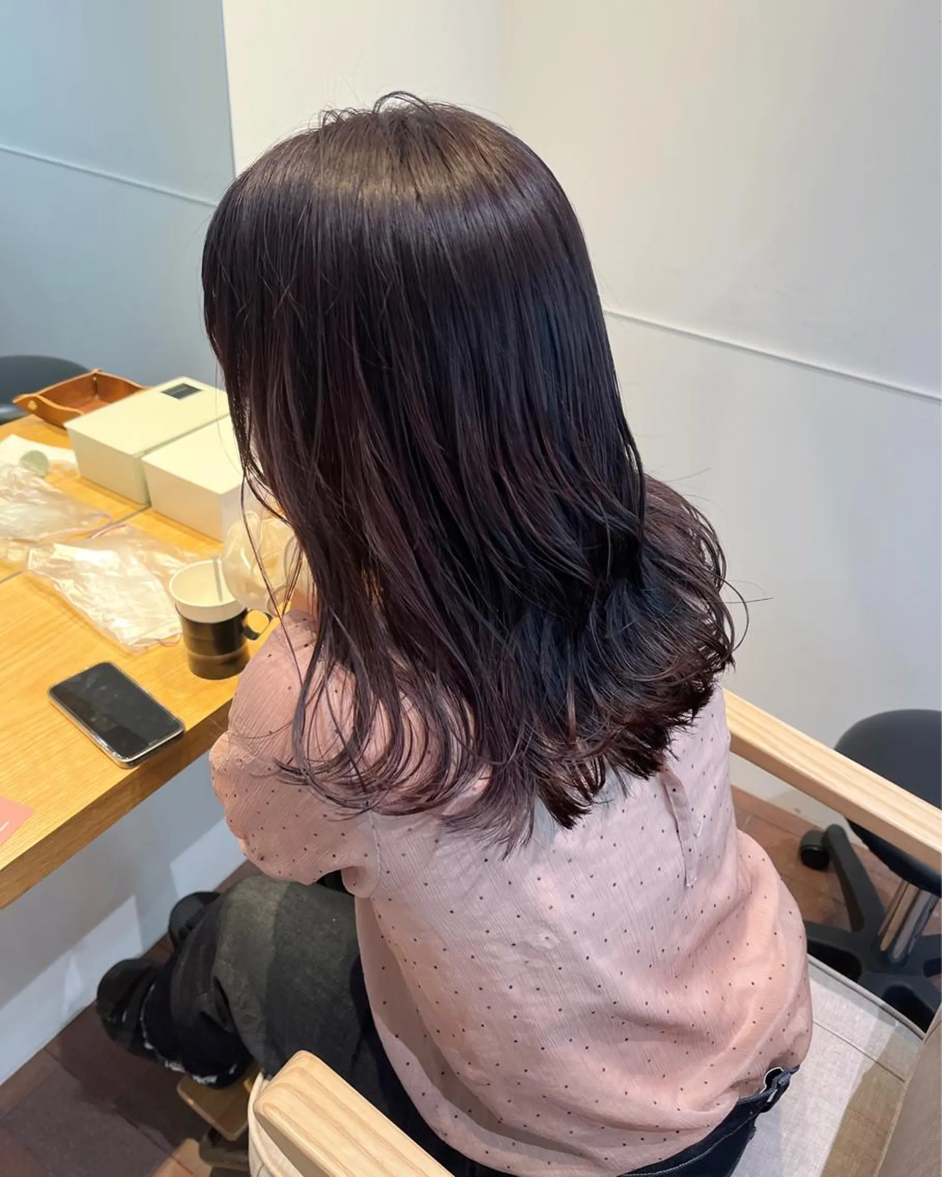 ミディアム カラー ブリーチ ブリーチなしカラー バイオレットカラー カット ヘアカラー トリートメント Sill所属・片岡 由依のヘアスタイル