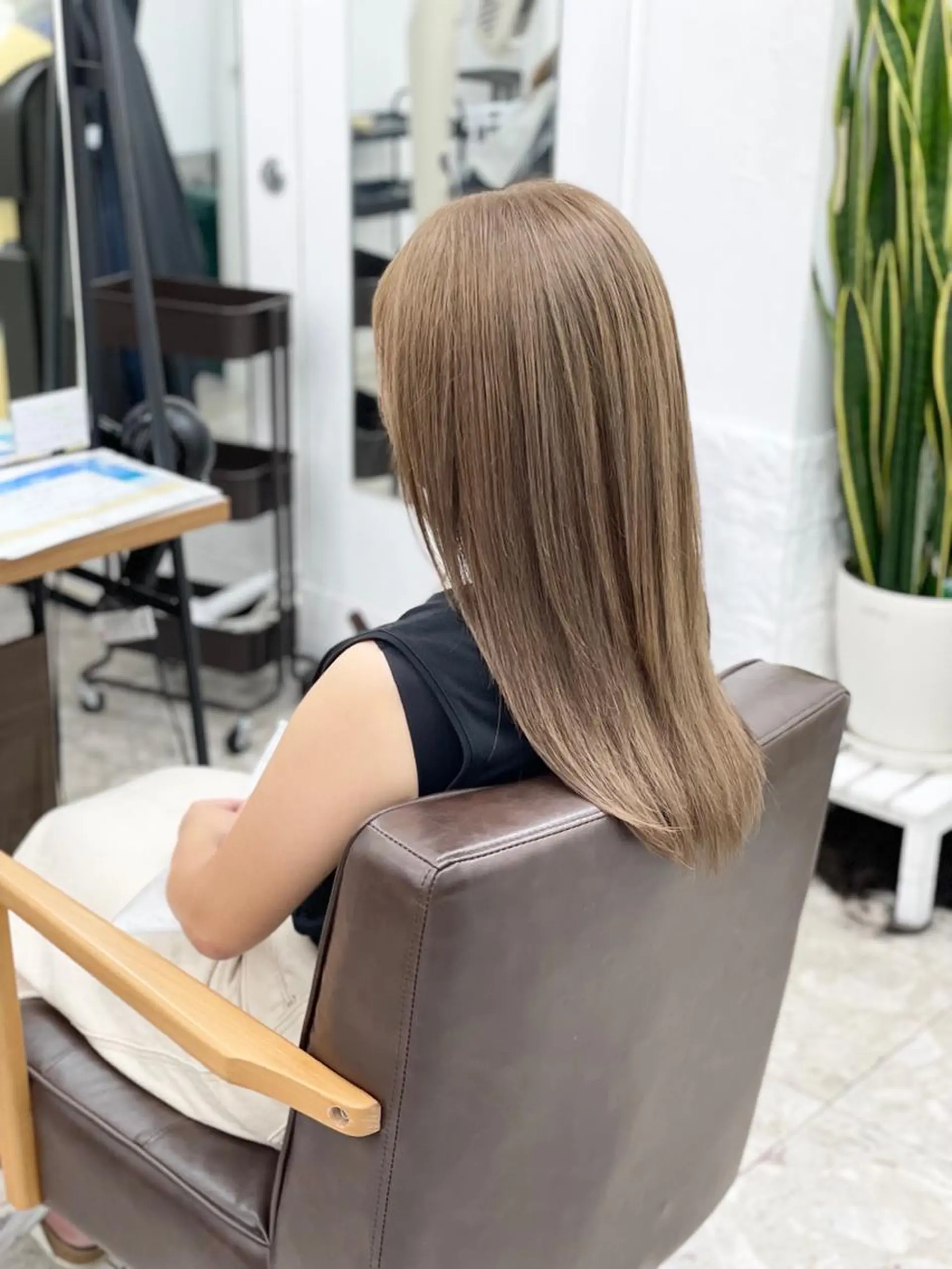 セミロング レディース人気 🦊菅谷のヘアスタイル