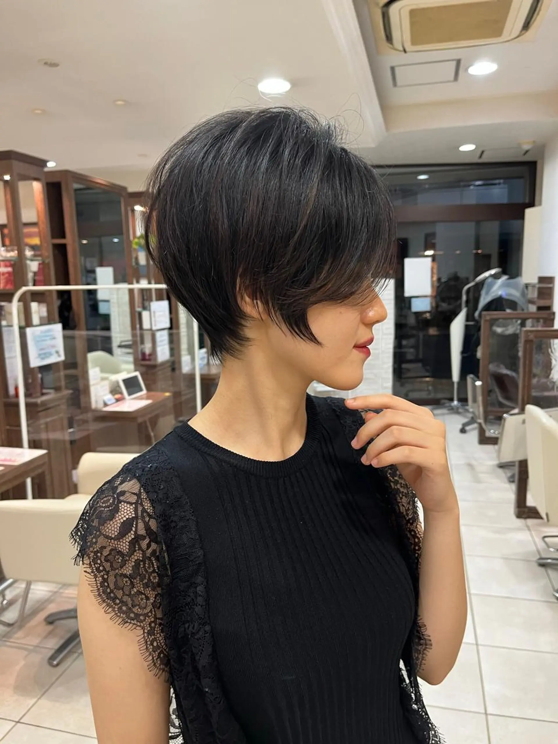 ショート ショートボブ ハンサムショート ボブ くびれヘア ハイライト カット トリートメント ✨髪質改善・縮毛矯正 専門美容室マーベルのヘアスタイル