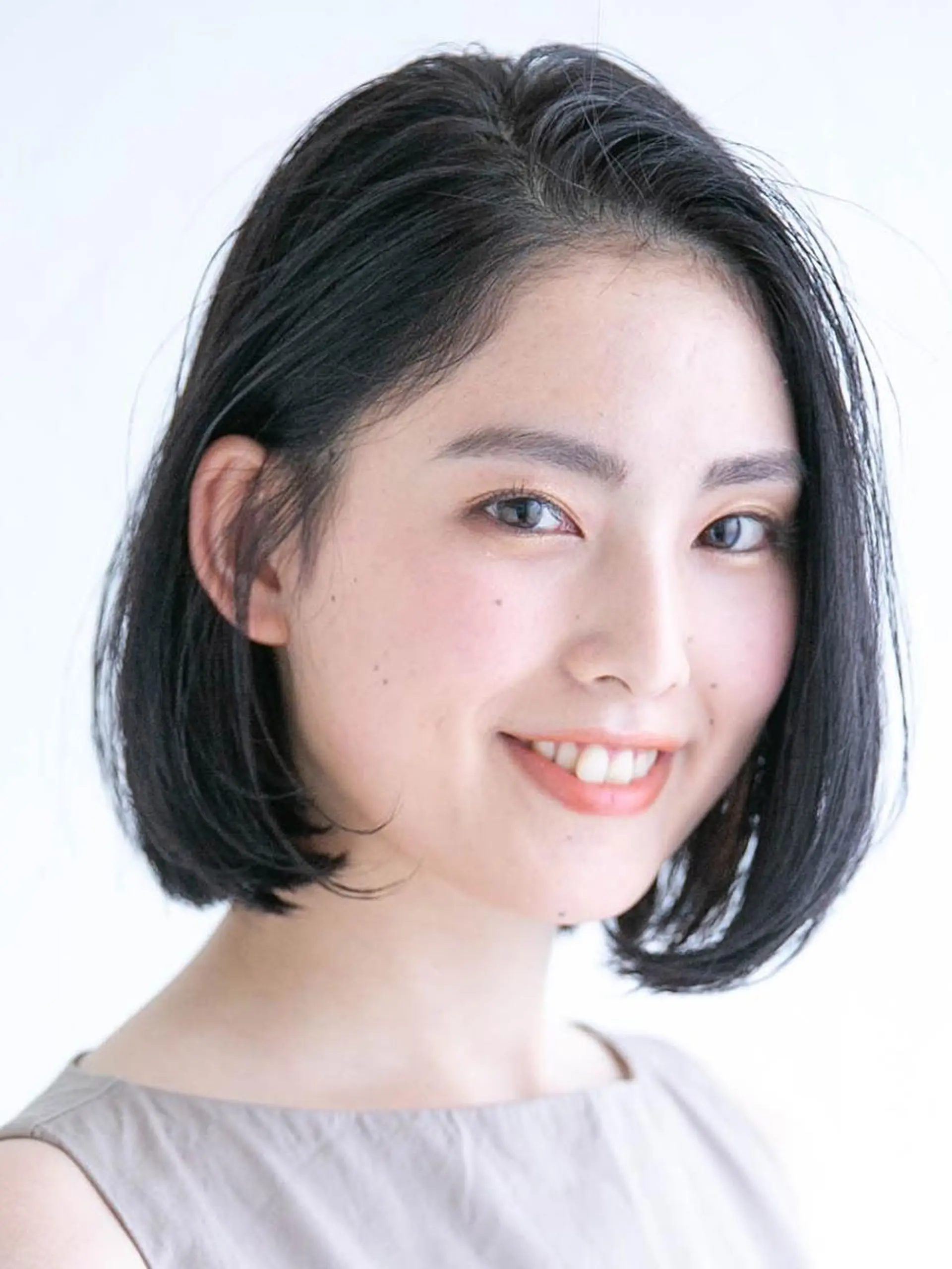 ショート ヘアカラー 戸村 世奈のヘアスタイル
