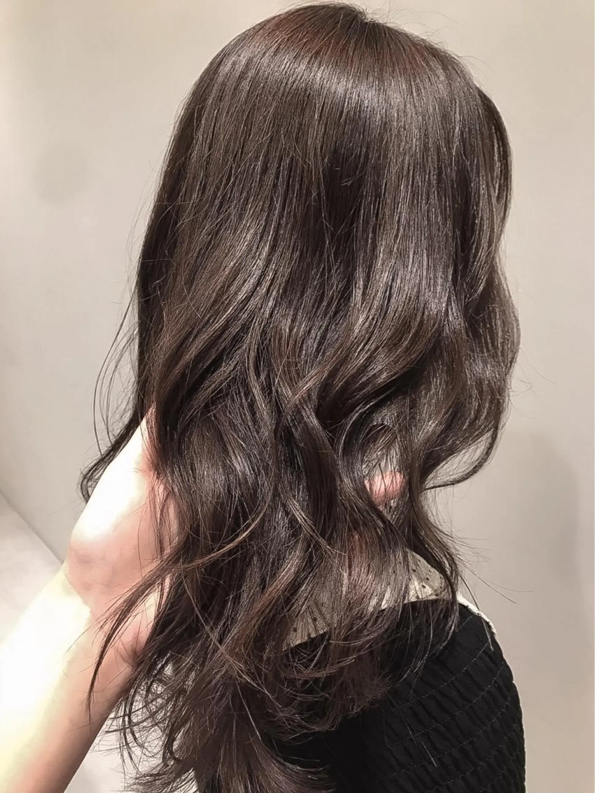 セミロング カラー 艶髪とアイラッシュ ❤️関根悠の眉毛・アイブロウイメージ