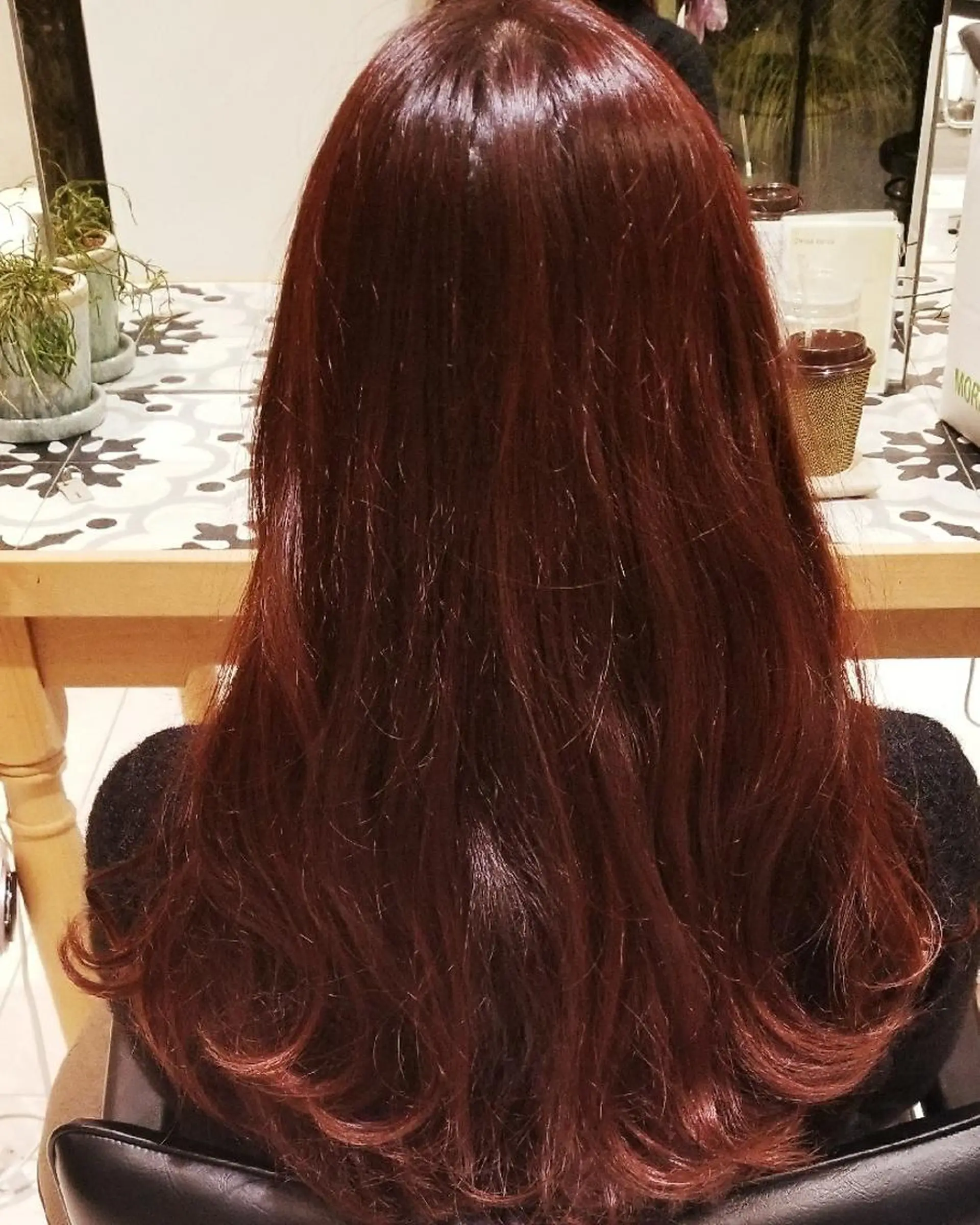 セミロング 🔴赤み消し/ 艶カラー落合　優🔴のヘアスタイル