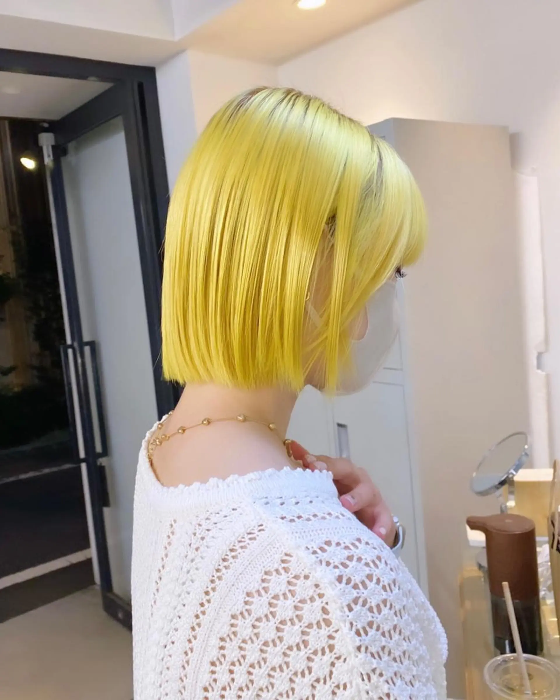 ミディアム カラー イエローカラー ボブ flamme Annaのヘアスタイル