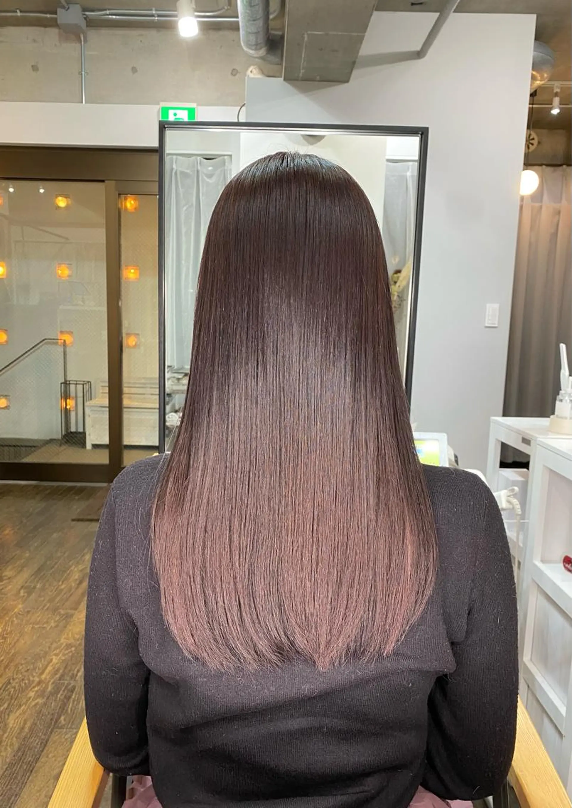ロング カラー アッシュ イヤリングカラー ラベンダーカラー ピンクカラー ピンクアッシュ ヘアカラー トリートメント 統括マネージャー/ 髪のドクター/前原悟のヘアスタイル
