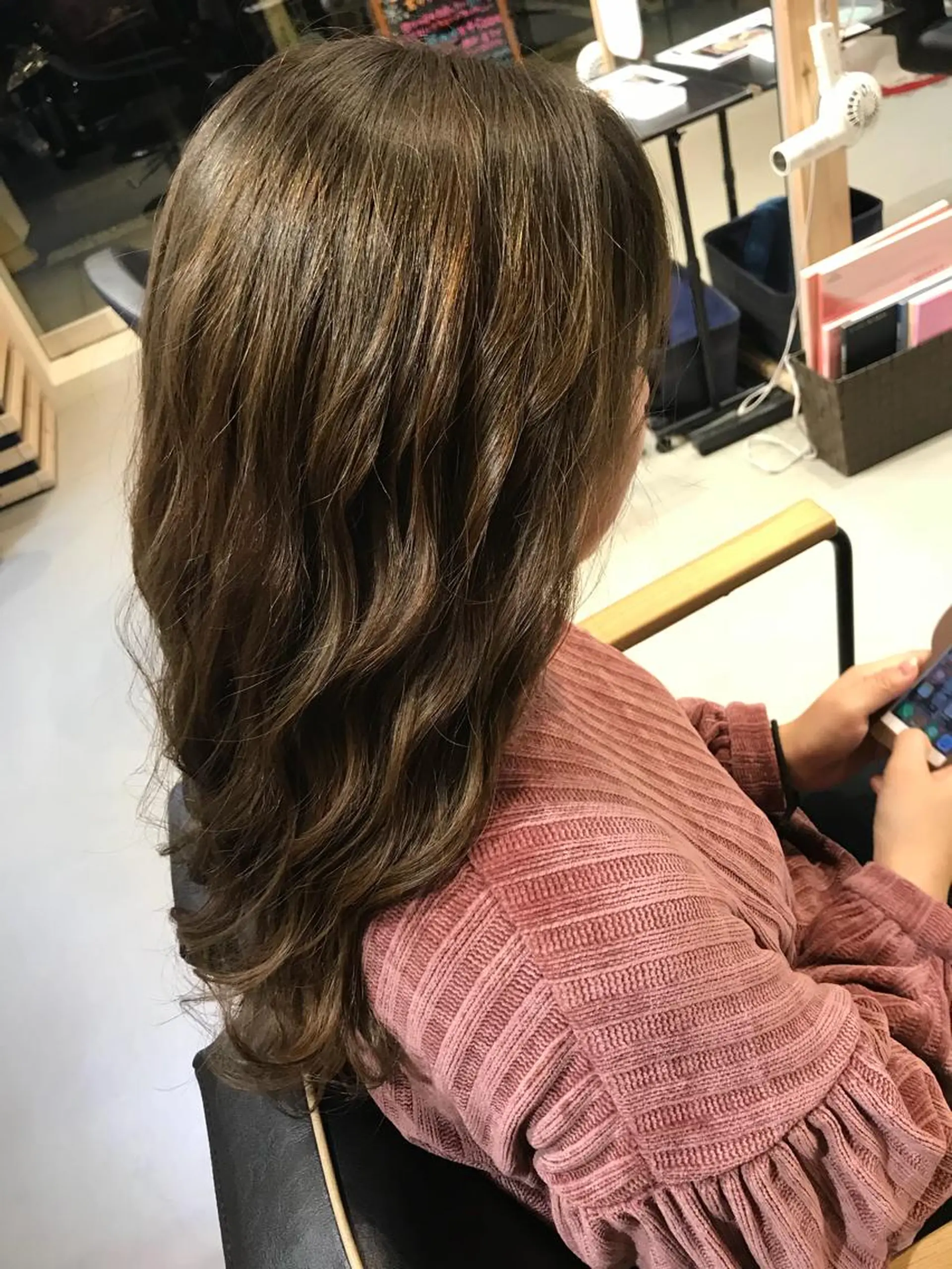 セミロング カラー アディクシーカラー オレンジ 大久保 隆蔵のヘアスタイル