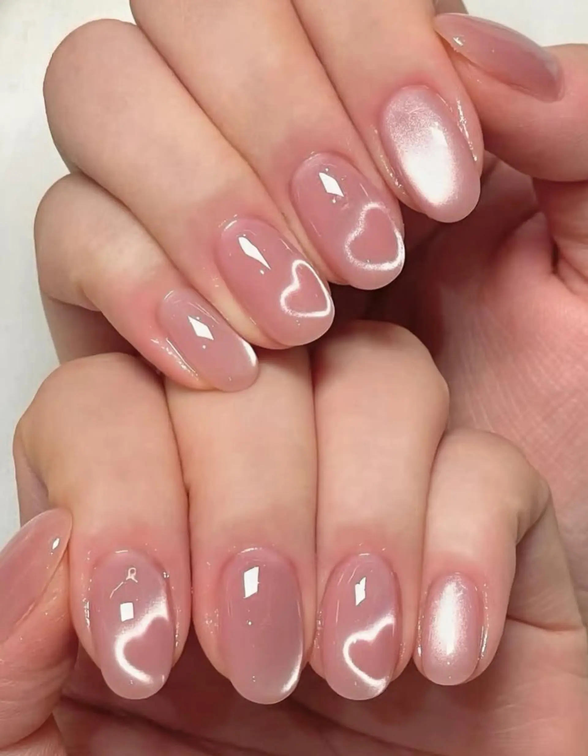 ネイル ハンドネイル RAFFINE 月🦋🩵のネイルデザイン