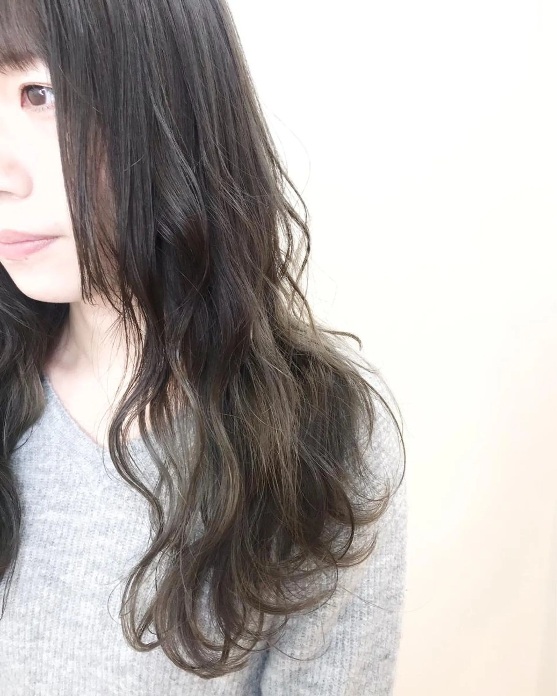 ロング アッシュ カット パーマ 湯浅 了一のヘアスタイル