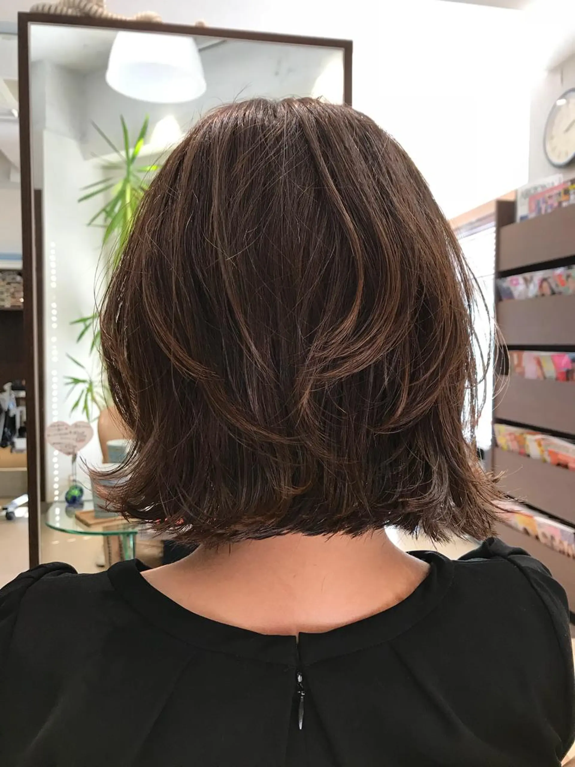 ショート カラー ボブ レイヤーカット newi saLyu 片岡ふきのヘアスタイル