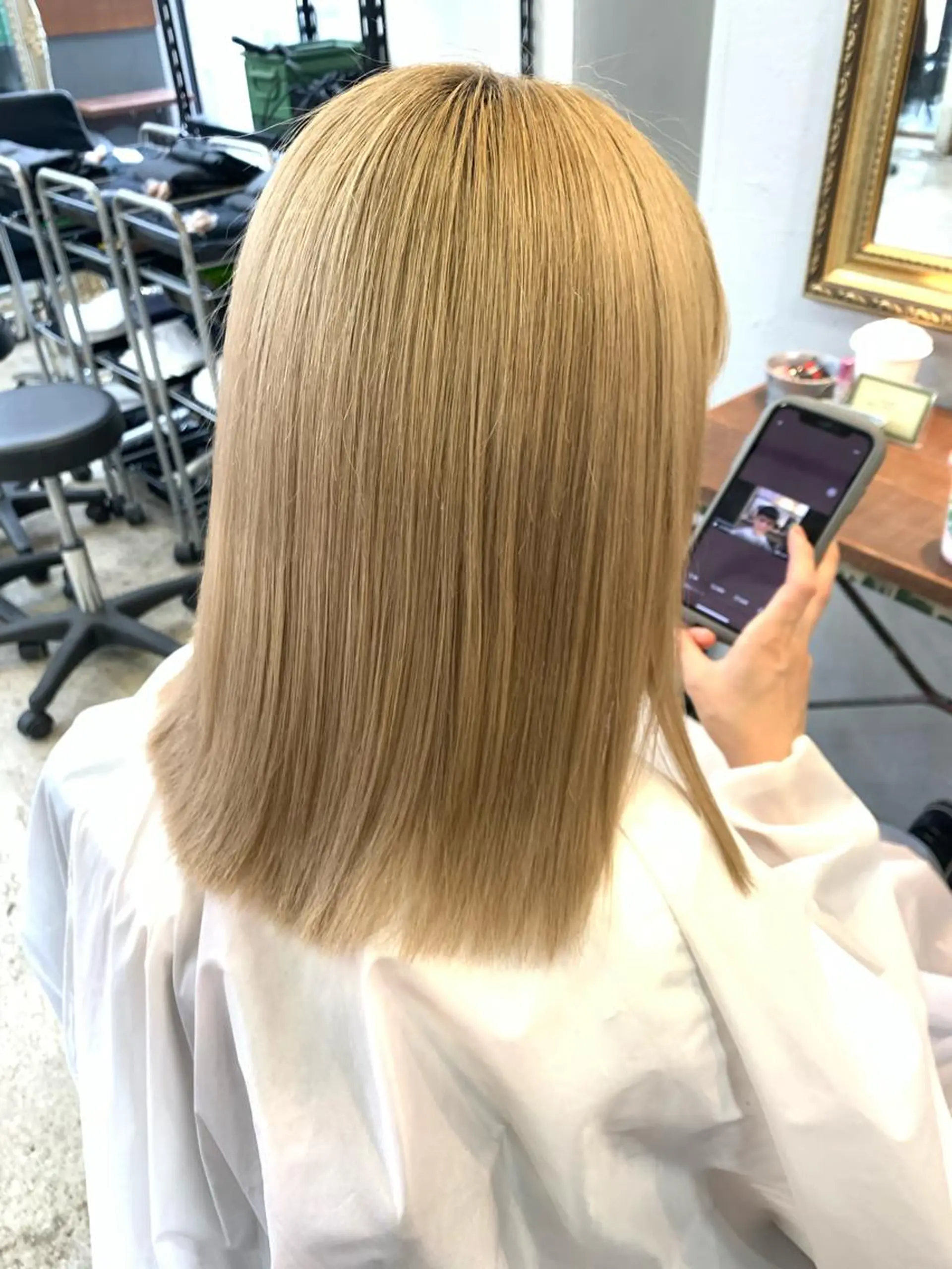 ミディアム 大内 志穂のヘアスタイル