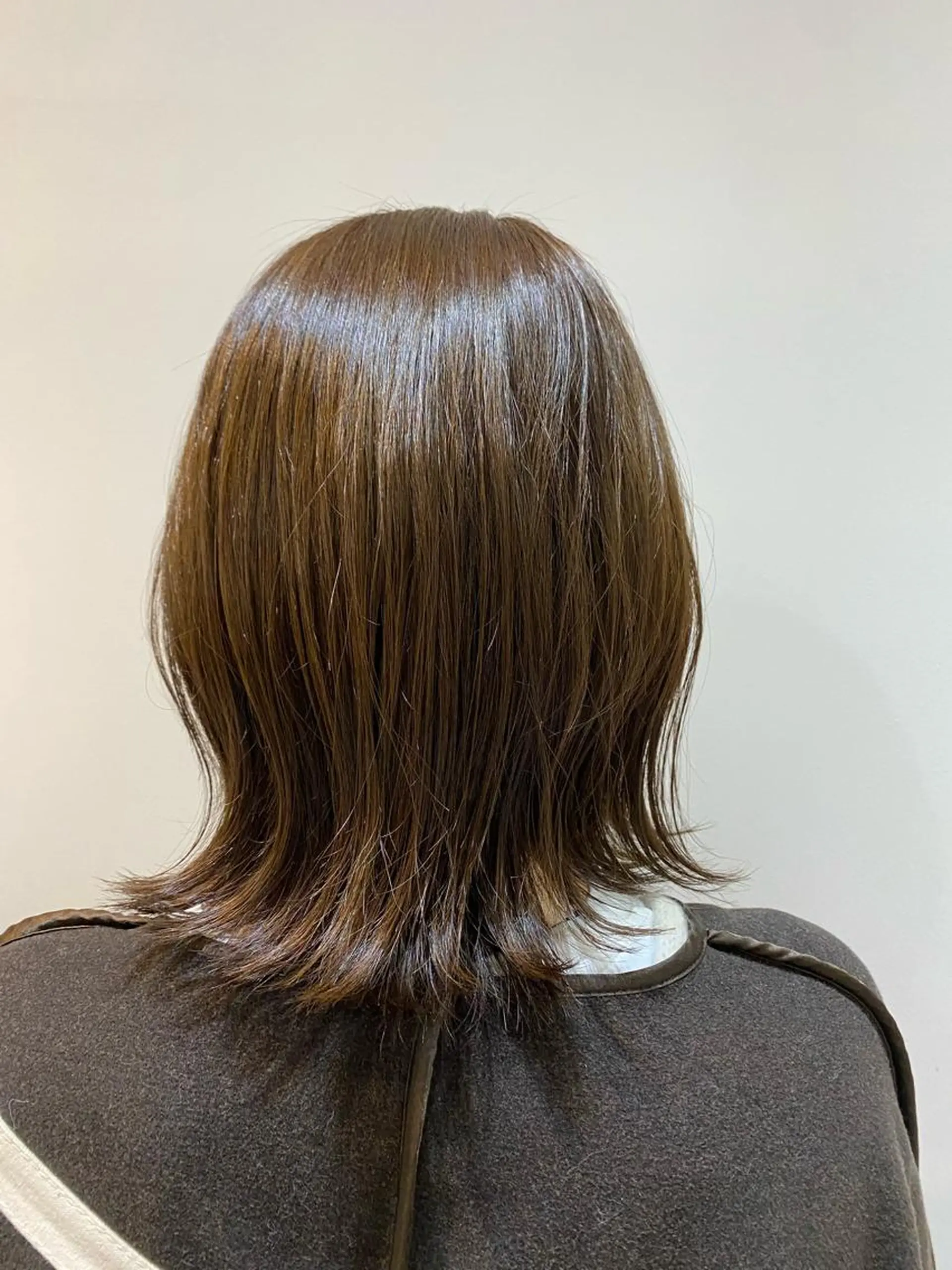 ミディアム カラー ミディアムパーマ バレイヤージュ ブリーチ ケアブリーチ デザインカラー 大人かわいい×艶髪 🤍塩川のヘアスタイル