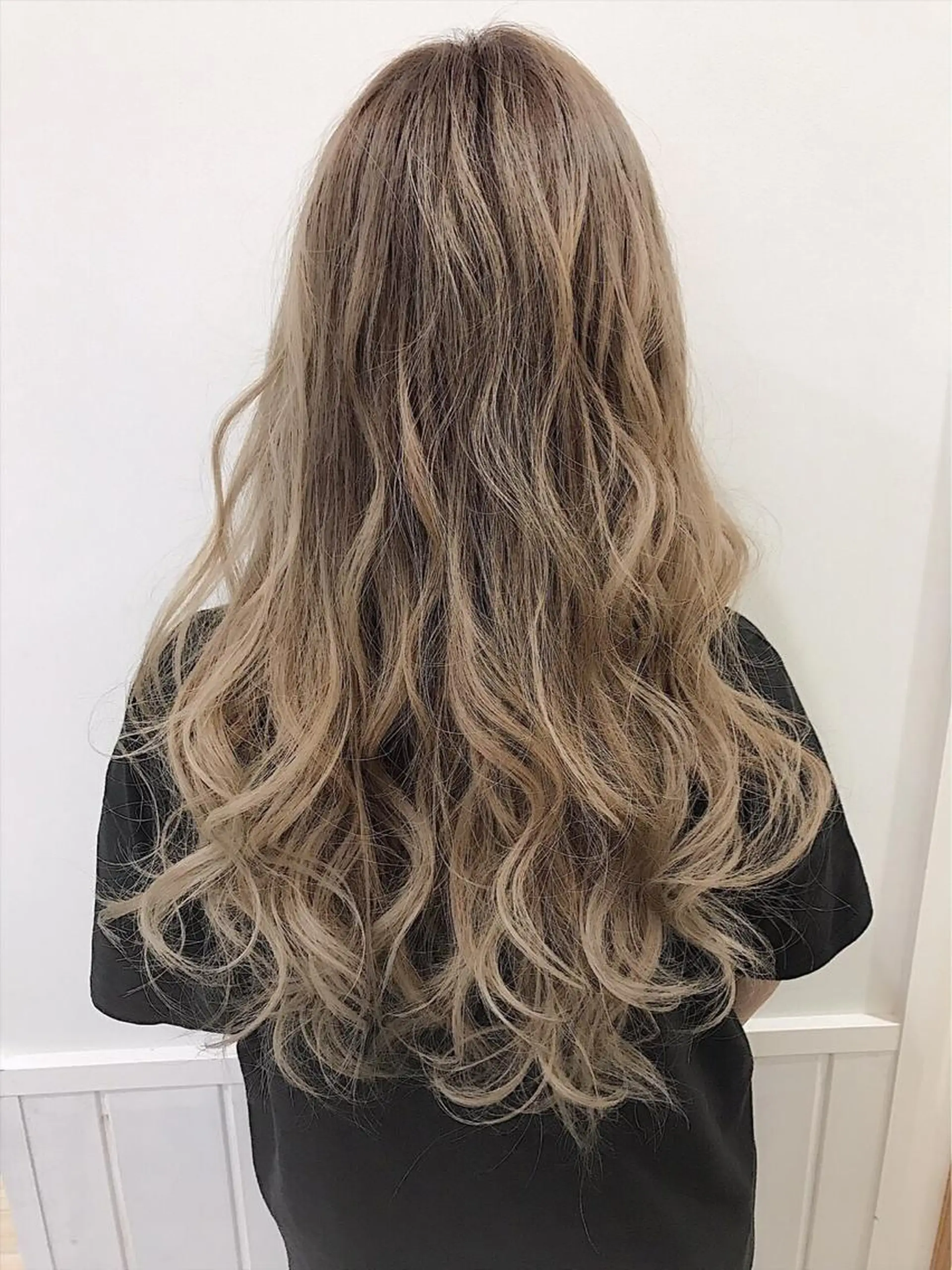 ロング カラー ヘアカラー 宮内 真乃のヘアスタイル