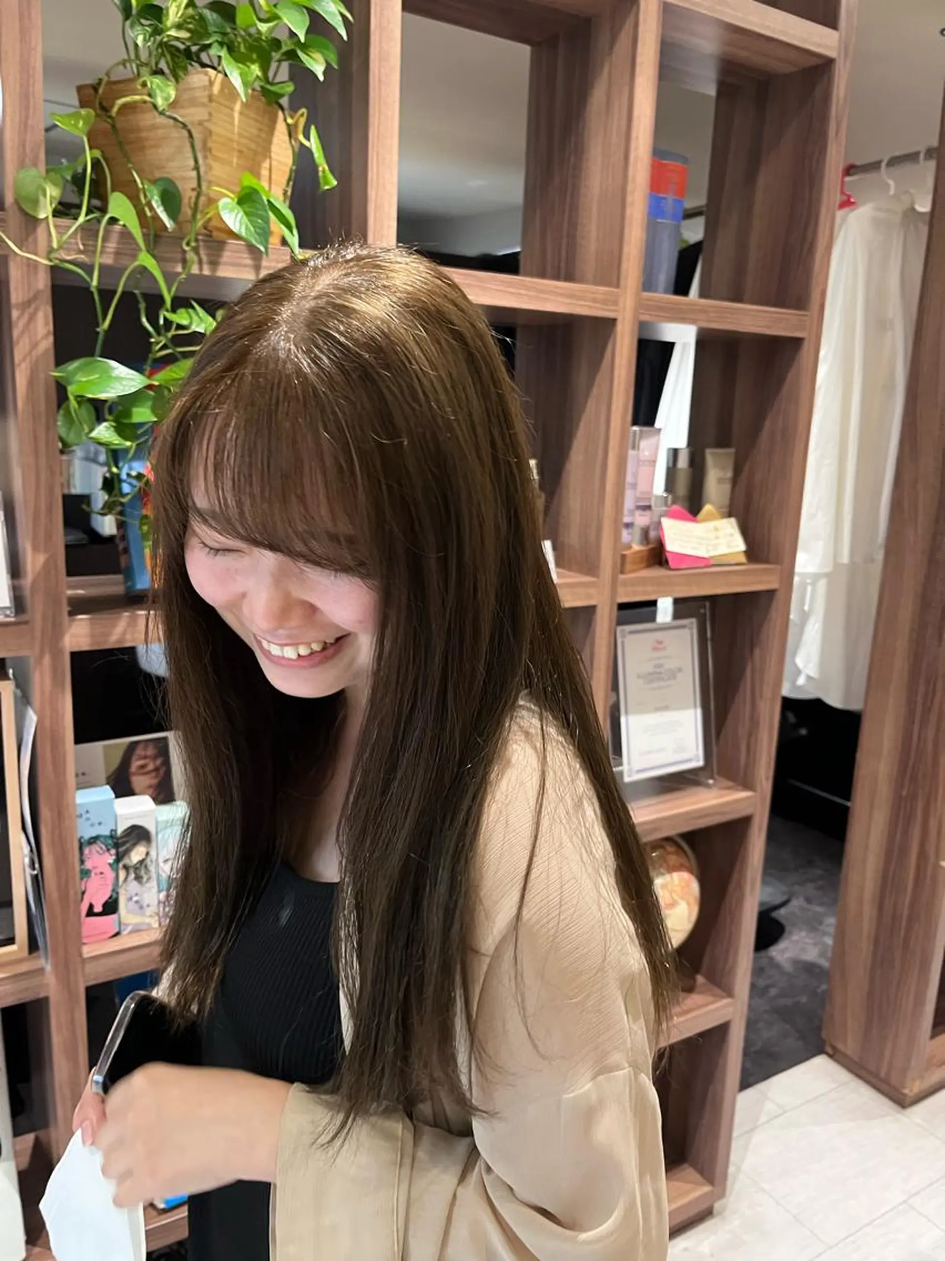 ロング カラー ベージュカラー ブリーチ ダブルカラー ブリーチなしカラー オリーブベージュ カット ヘアカラー dogstar小林諒 レイヤー/パーマのヘアスタイル