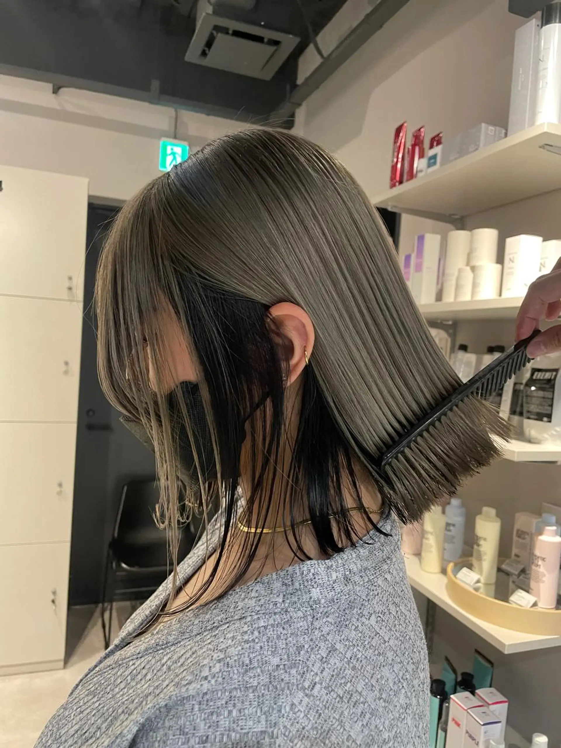 ミディアム カラー インナーカラー ヘアカラー ブリーチ👩‍🦳/ ‪✂︎MANAMIのヘアスタイル