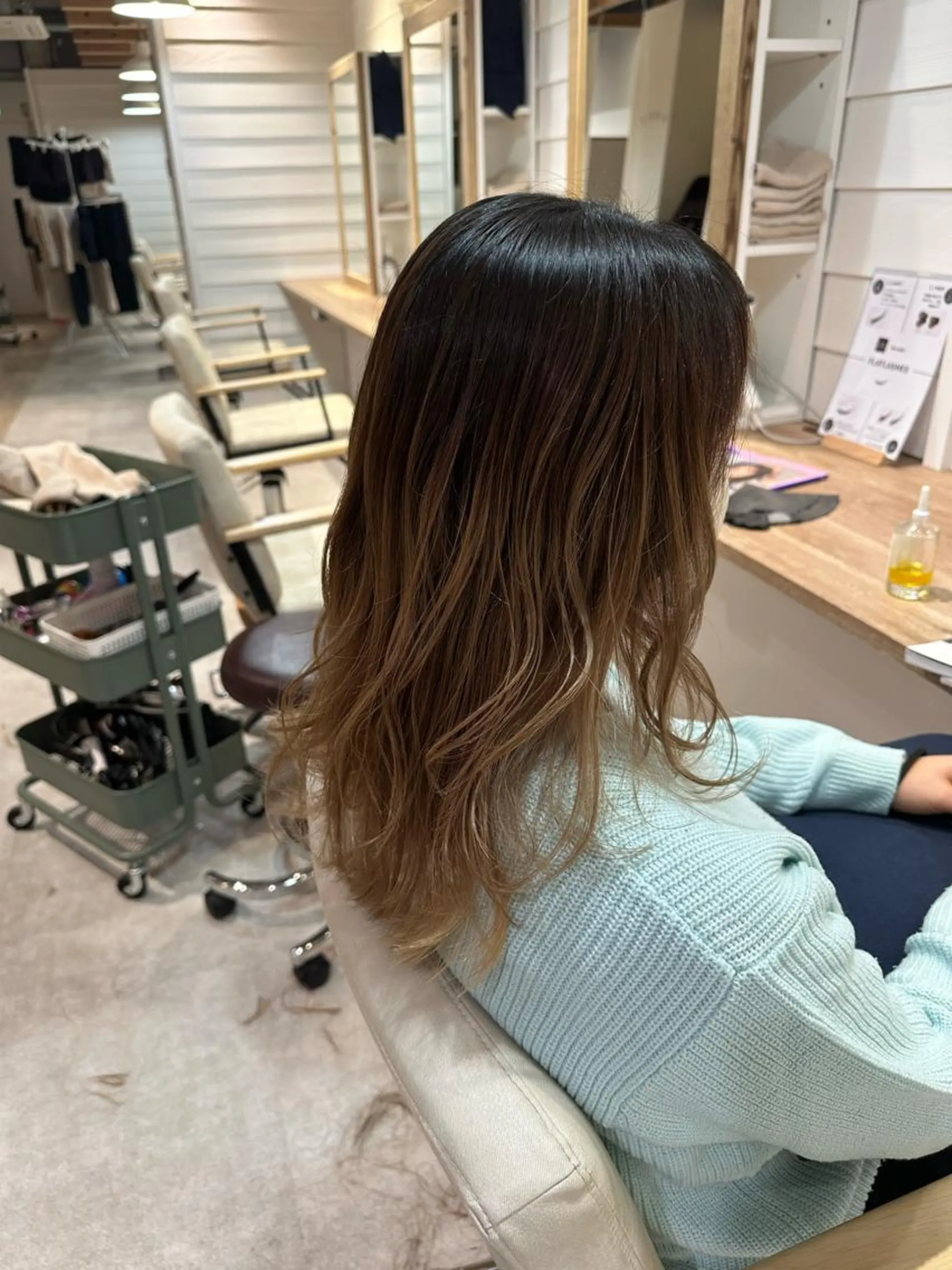 セミロング カット Annie 吉田 裕美のヘアスタイル
