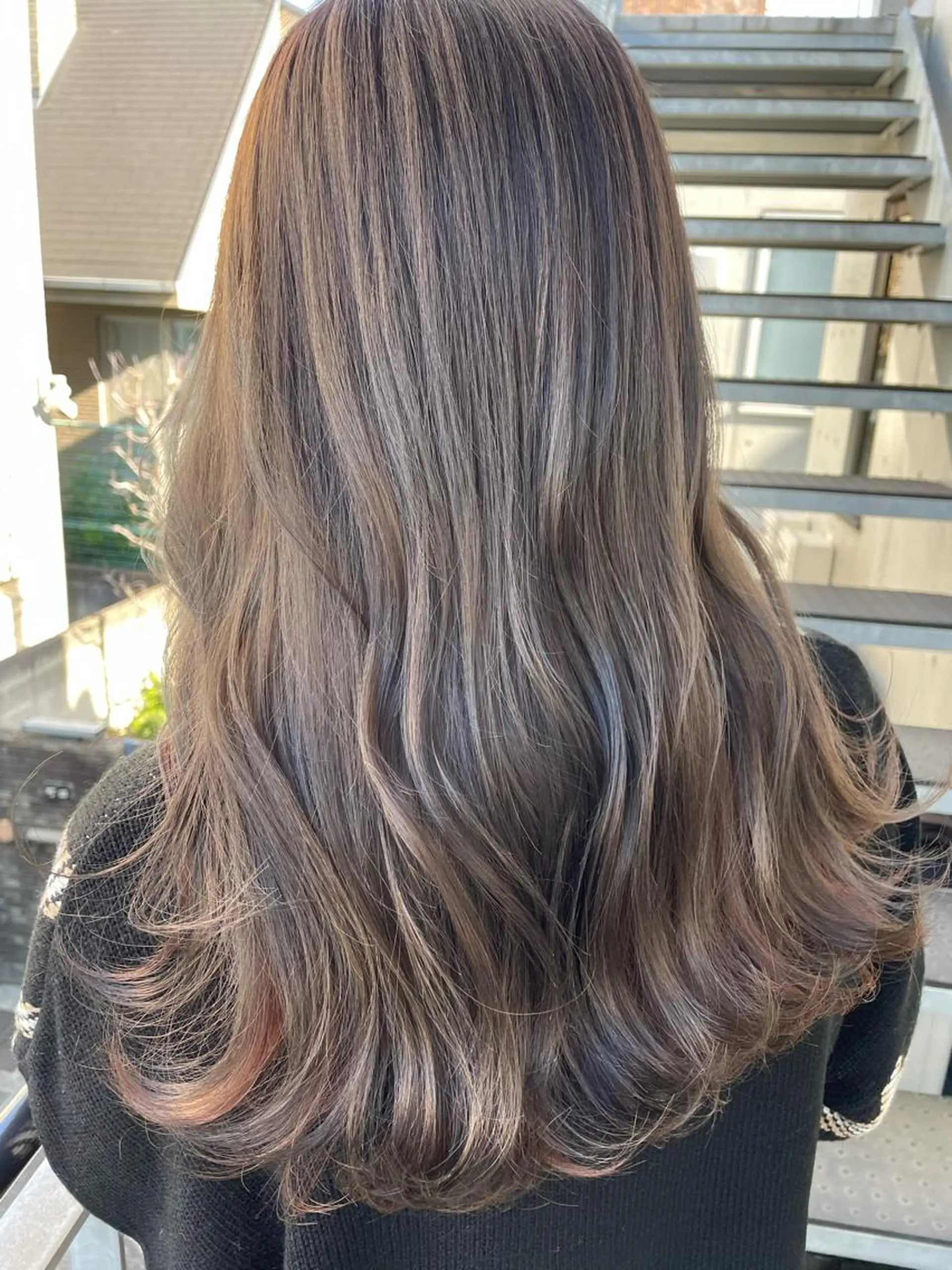 ロング カット ヘアカラー トリートメント GO TODAYシェアサロン原宿Leap店所属・髪質改善 レイヤー Naoyaのヘアスタイル