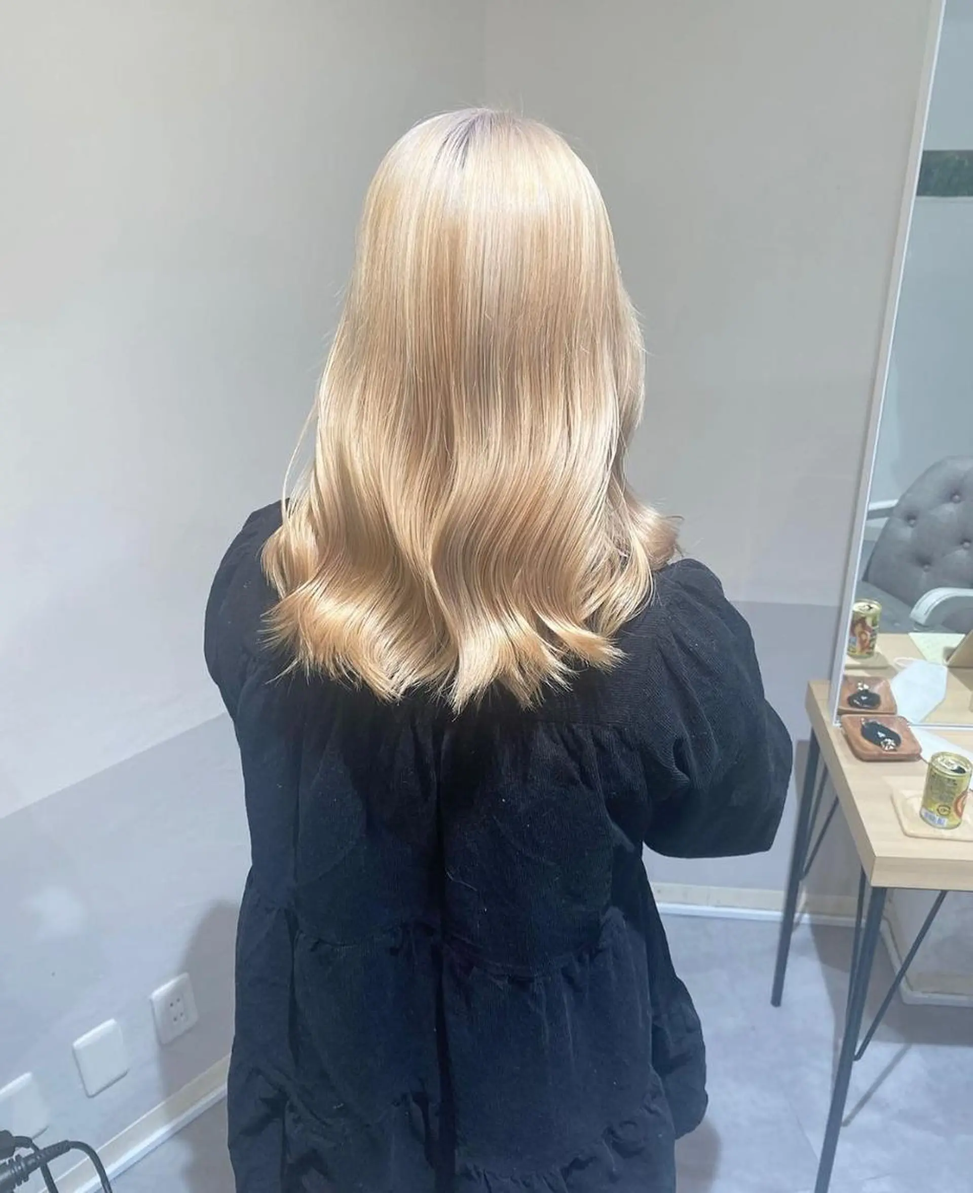 セミロング カラー ブリーチ、髪質改善 Noe心斎橋店のヘアスタイル