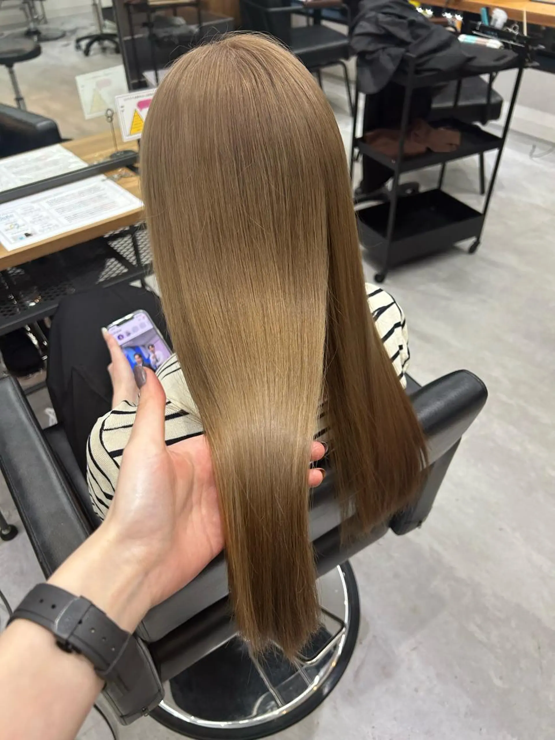 ロング カラー ベージュカラー ブリーチ ミルクティーベージュ ヘアカラー ENA💗NEXT /ハイトーンエクステのヘアスタイル