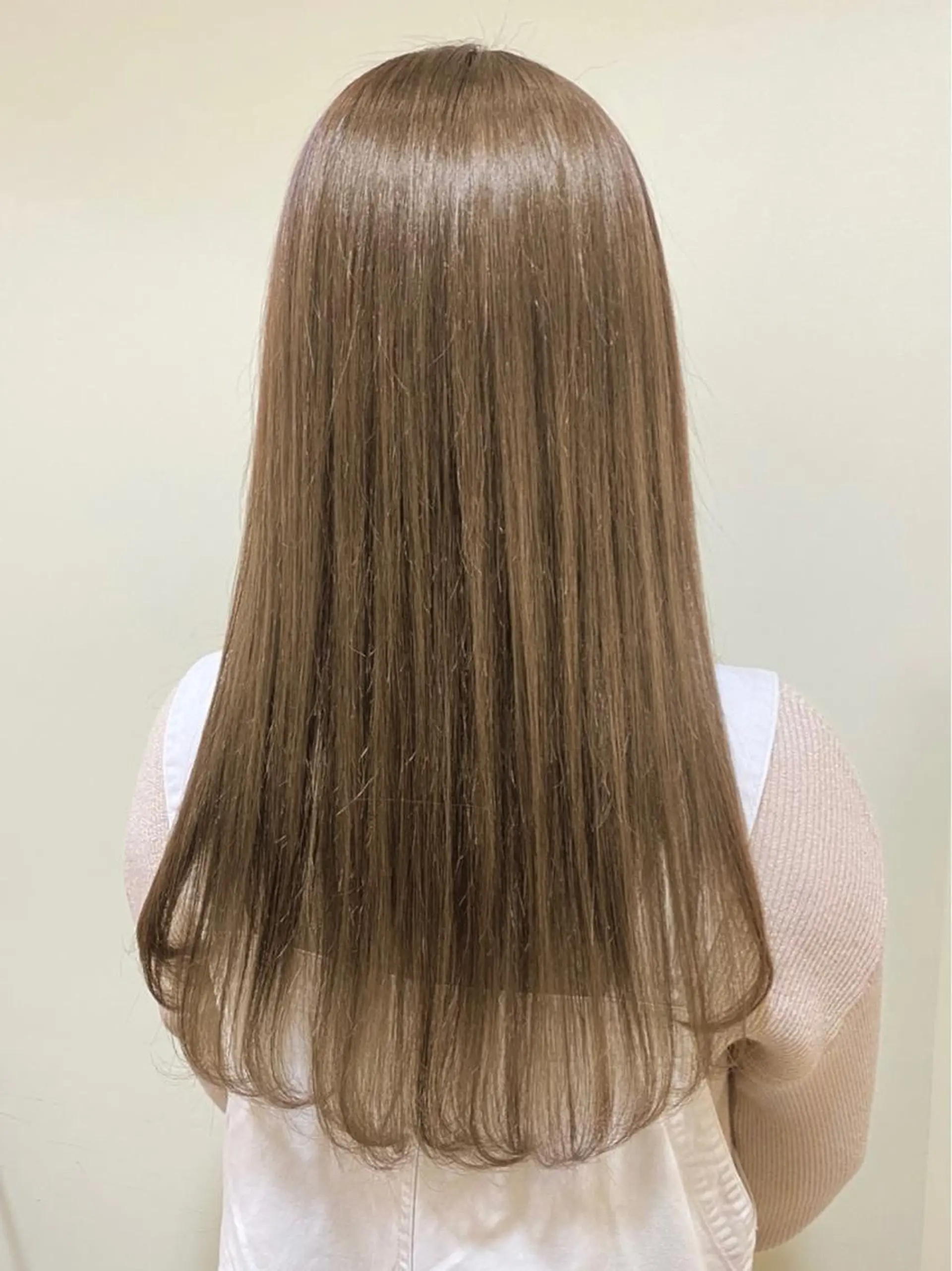 ロング カラー ANNA /艶髪/ハイトーンのヘアスタイル