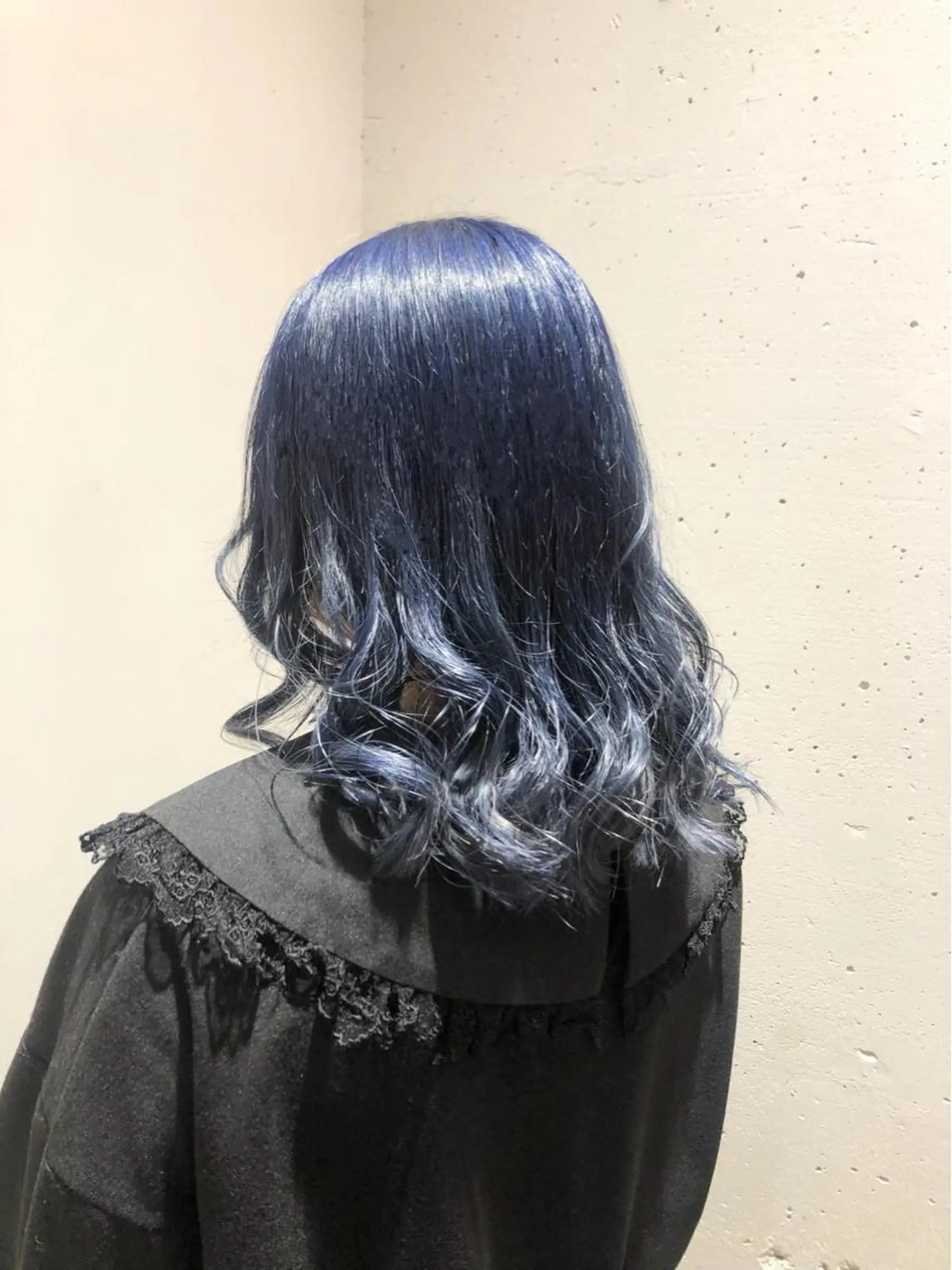 ロング カラー ブリーチ ブルーカラー tomoka 推しカラーのヘアスタイル