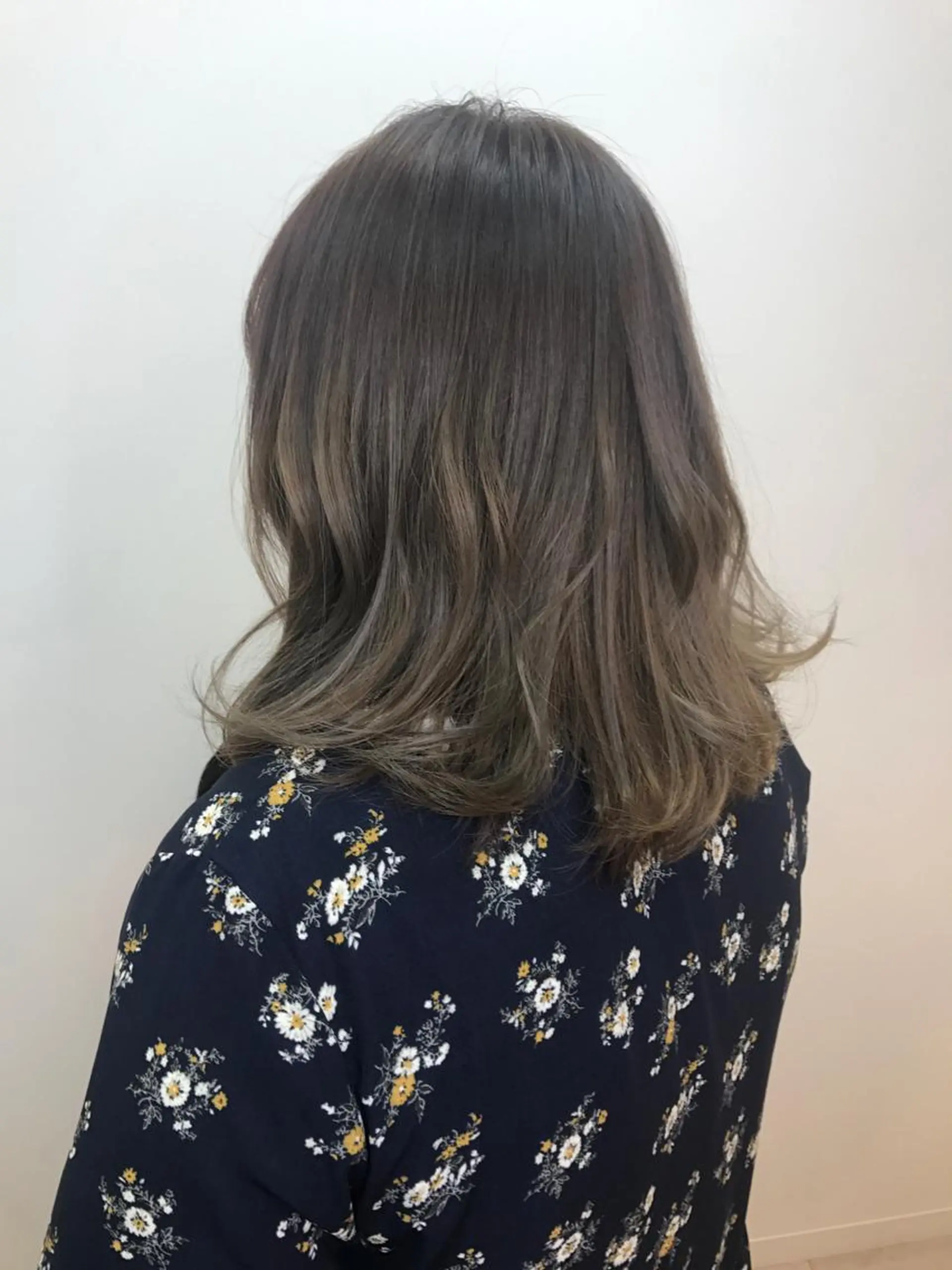 ミディアム カラー カット ヘアカラー 湯浅 了一のヘアスタイル
