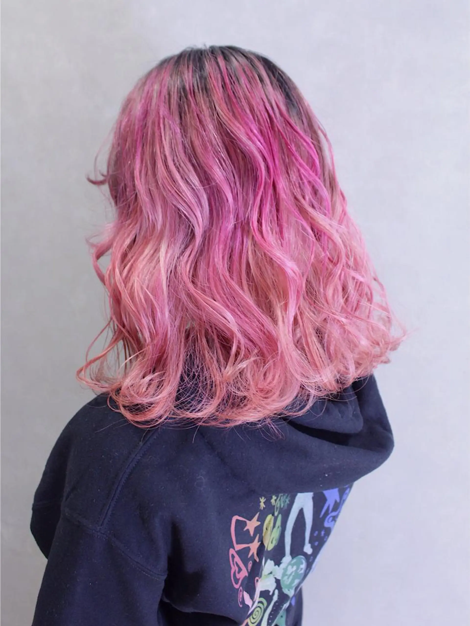 ミディアム カラー ヘアアレンジ ピンクカラー ヘアカラー トリートメント lani 天神大名/ブリーチのヘアスタイル