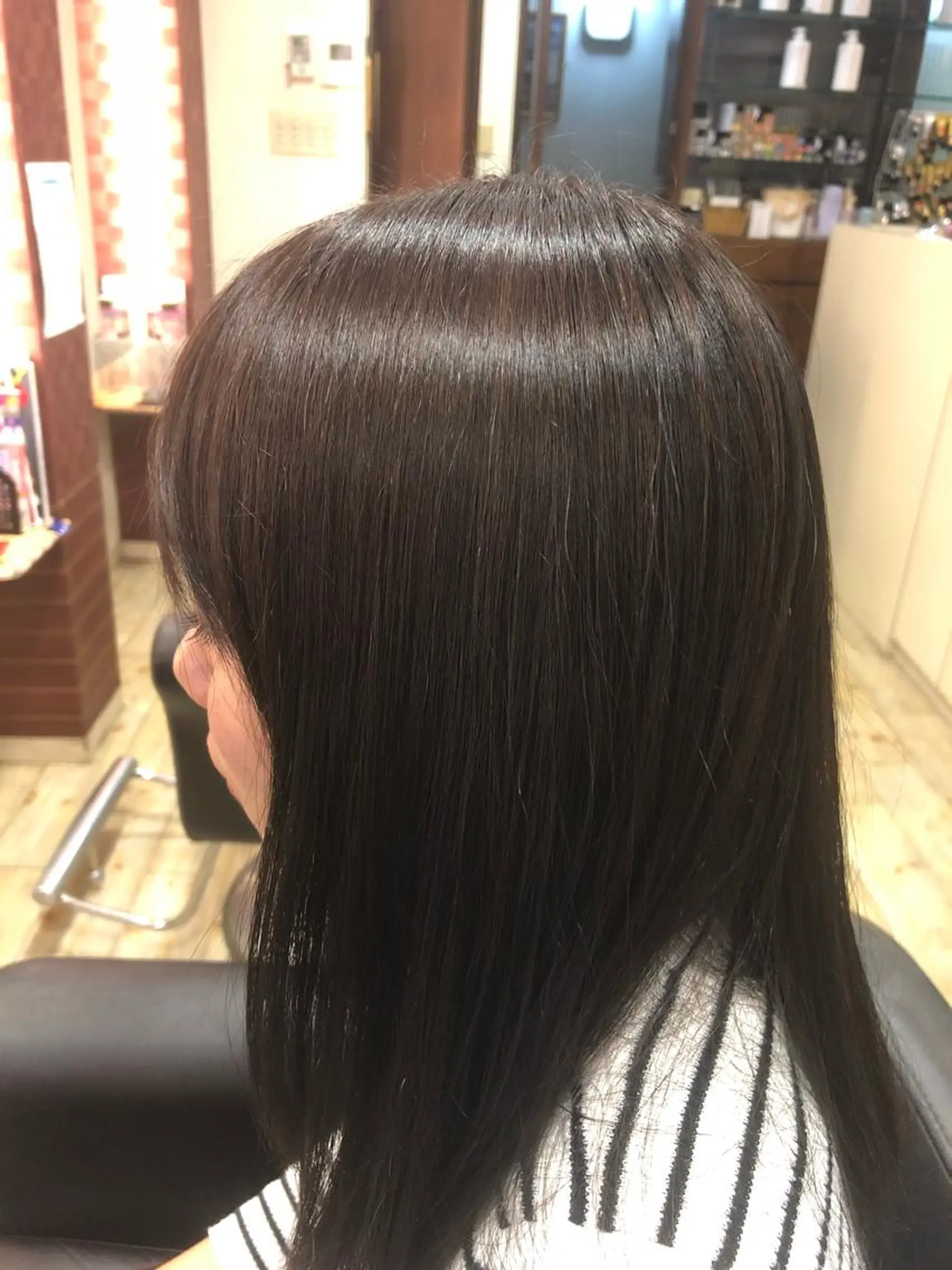 セミロング カラー アッシュ ブルーカラー ブルーアッシュ 透明感カラー エル美容室所属・織田 英之のヘアスタイル