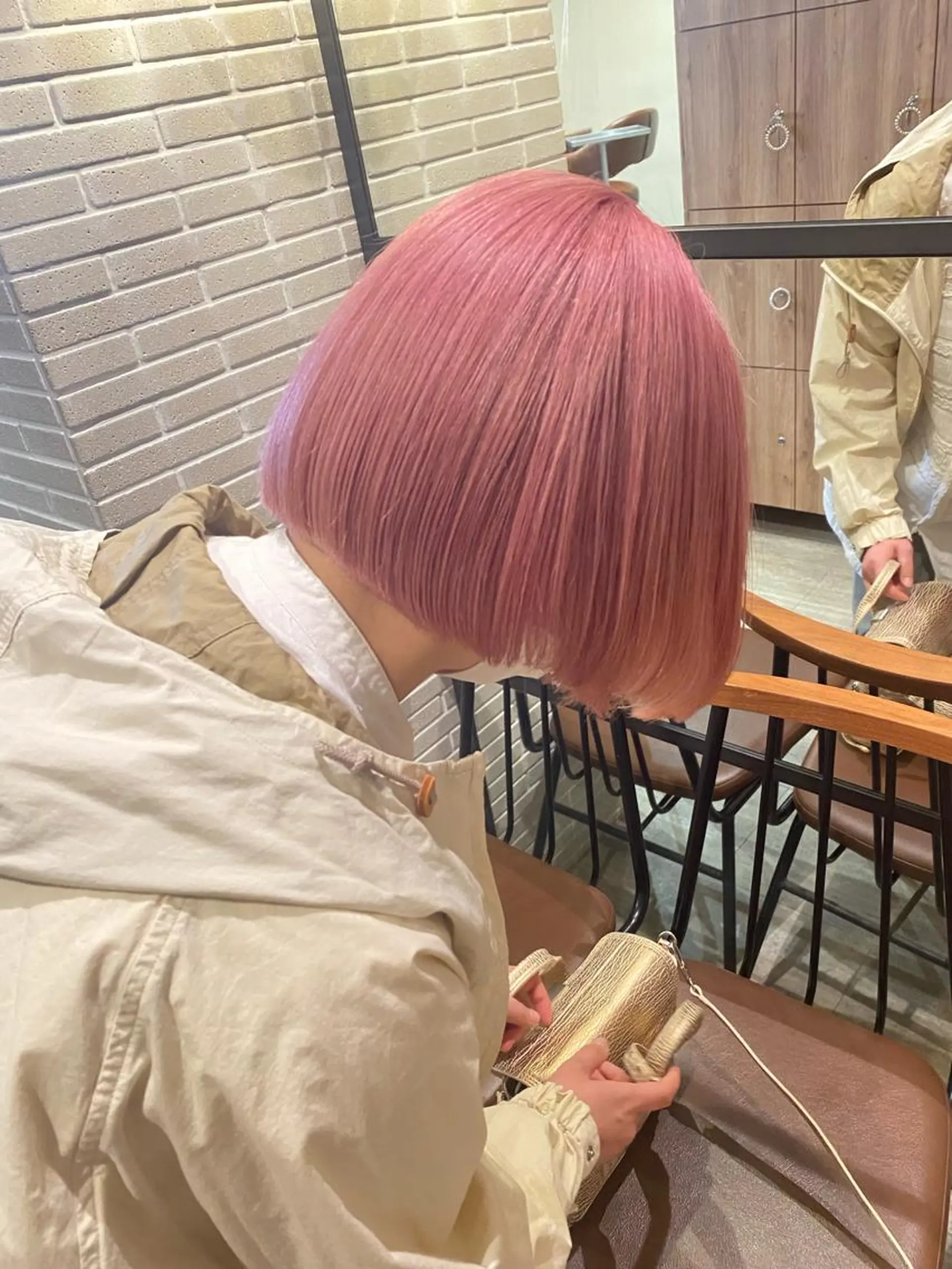 ショート ヘアカラー ケリーズグリーン所属・ボブ/艶ハイトーン 森田/嵩士のヘアスタイル
