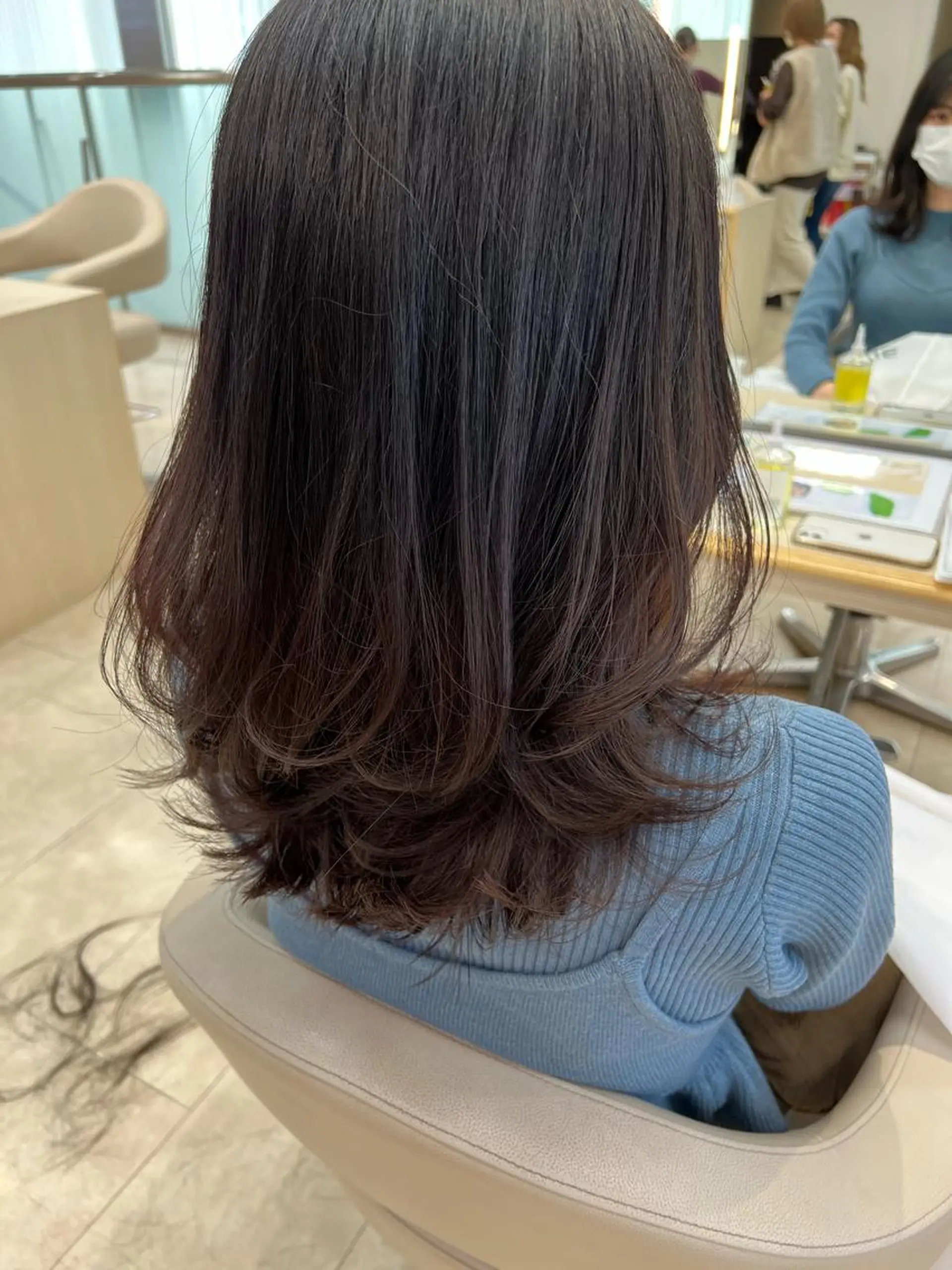 ミディアム カラー レイヤーカット 似合わせ.ﾍｱｾｯﾄ 得意🌹井上美沙のヘアスタイル