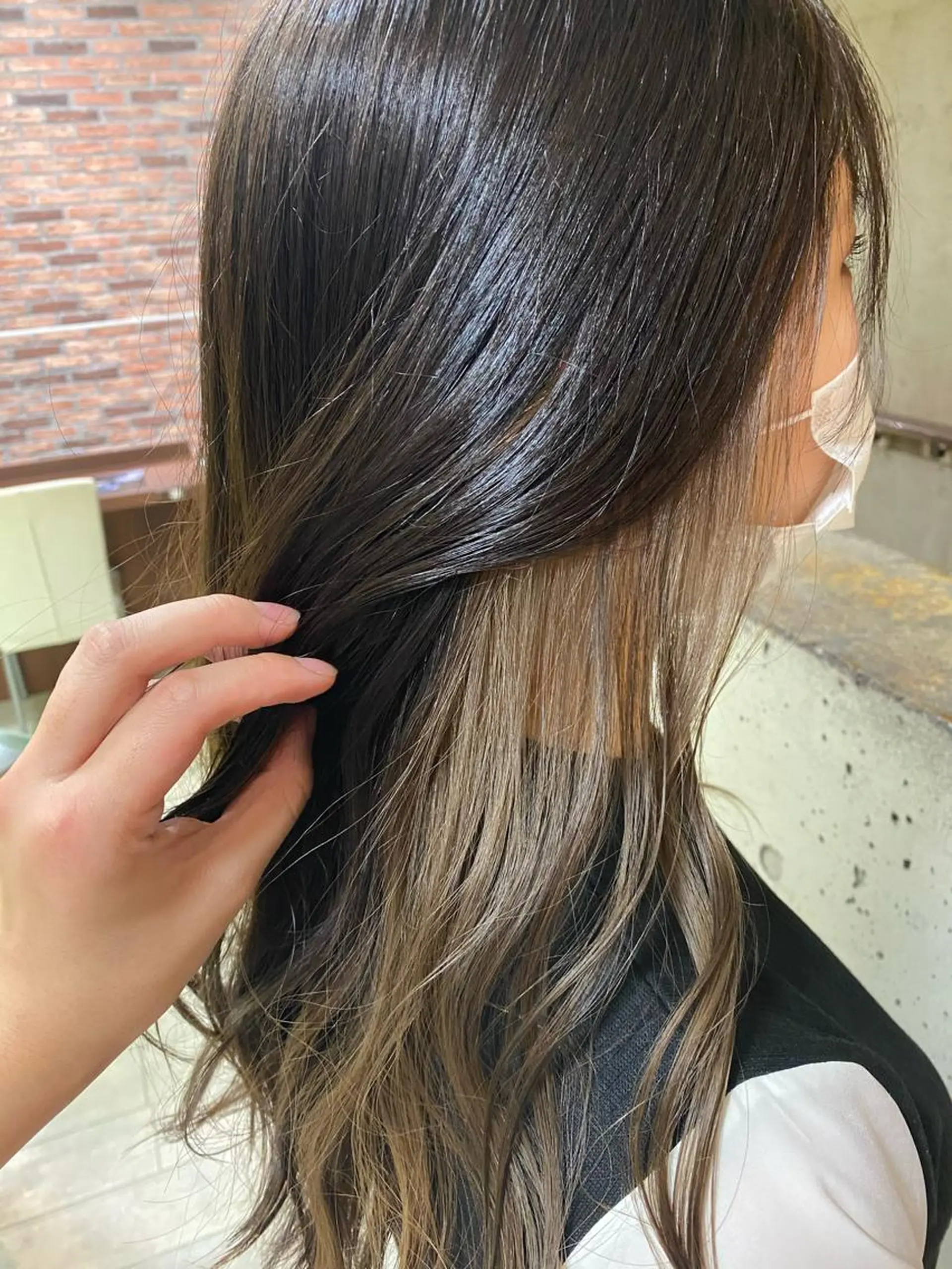 ロング カラー カット ヘアカラー エクステ／インナー カラー 礒野朱里のヘアスタイル