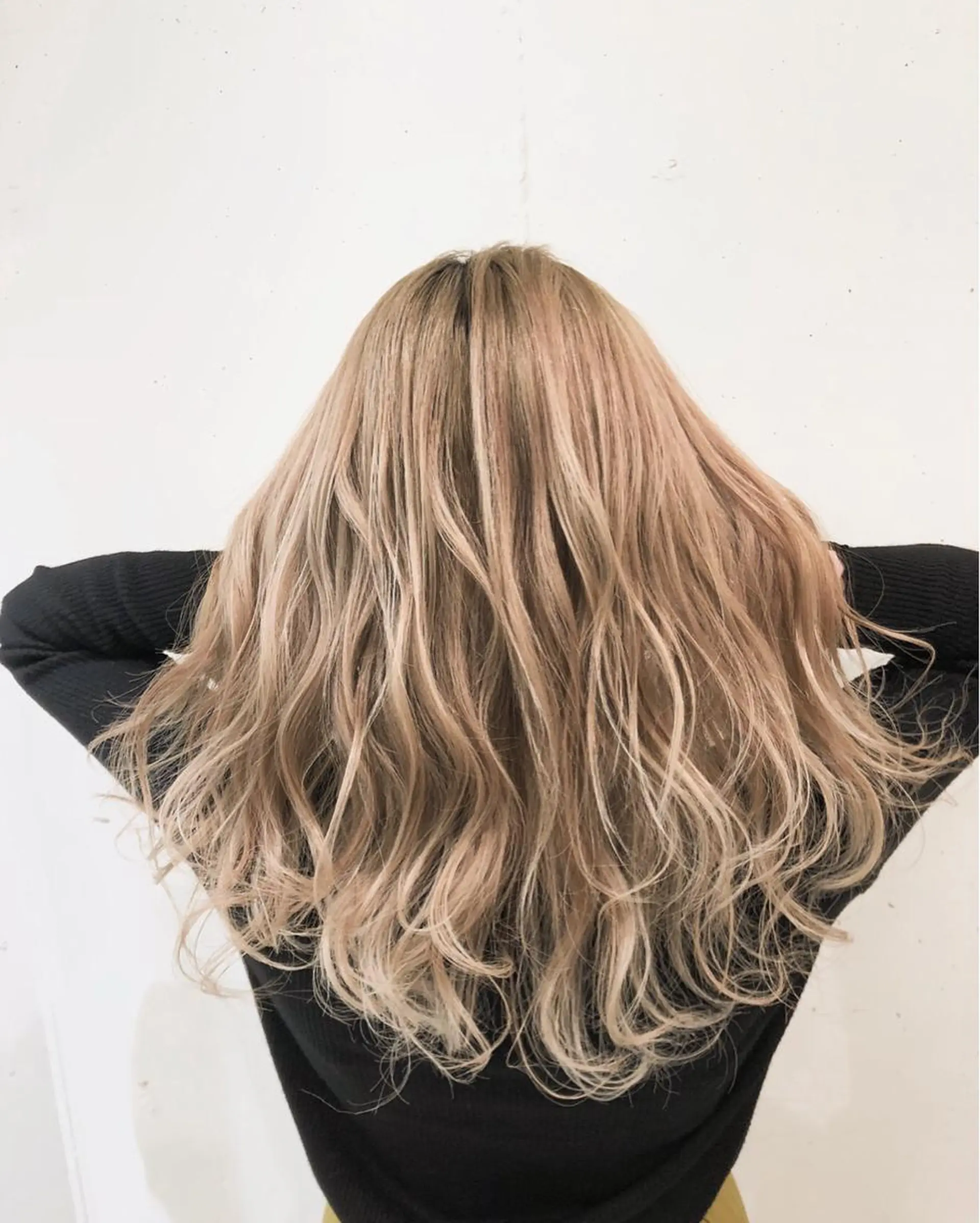 セミロング カラー パーマ ヘアアレンジ ブリーチ ハイライトカラー ハイトーンカラー ハイライト カット ヘアカラー トリートメント 【ツヤ髪美容師】 ツダケイスケのヘアスタイル