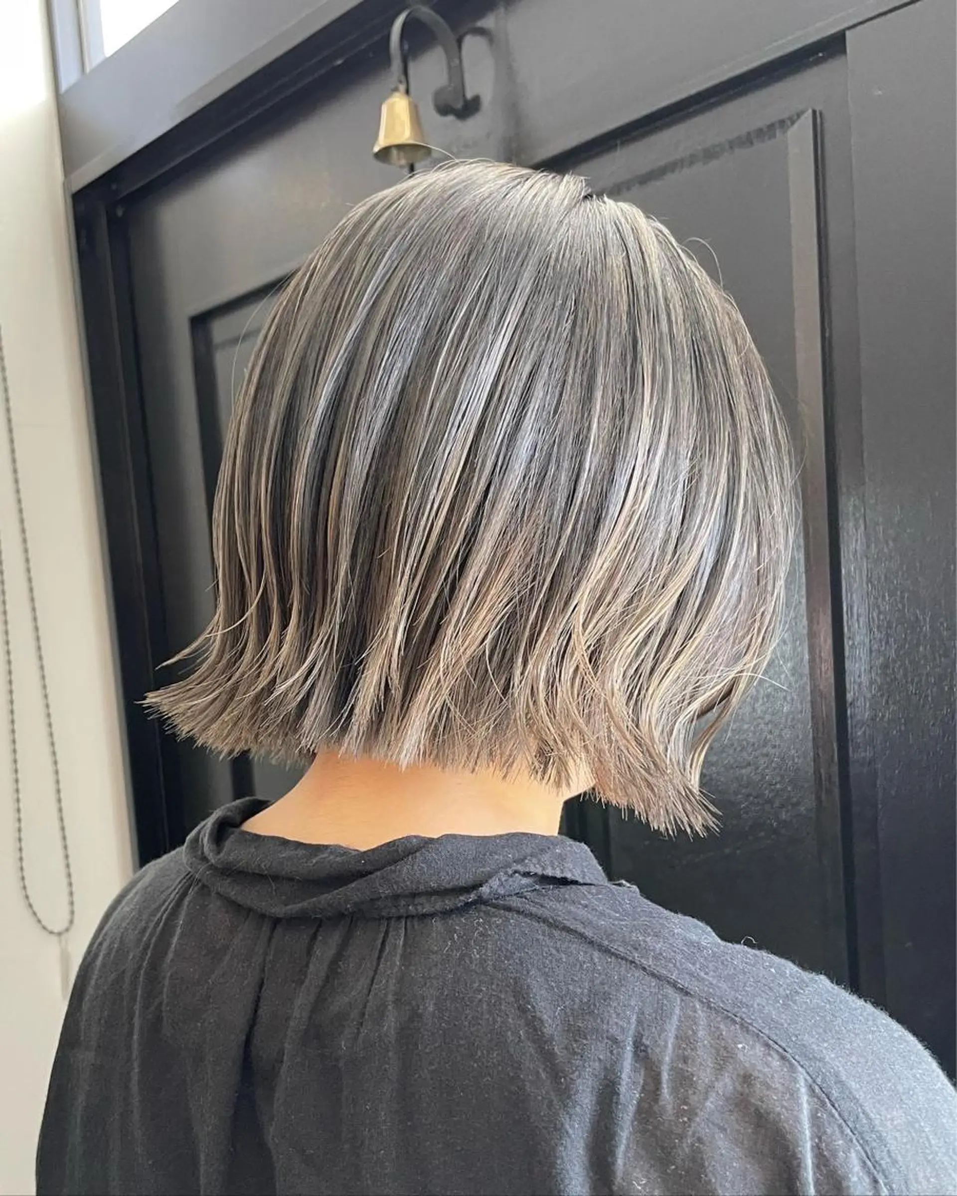 ミディアム カラー ハイトーンカラー シルバー ボブ 外ハネヘア カット ヘアカラー バレイヤージュカラー 特化美容師✨星皓太のヘアスタイル