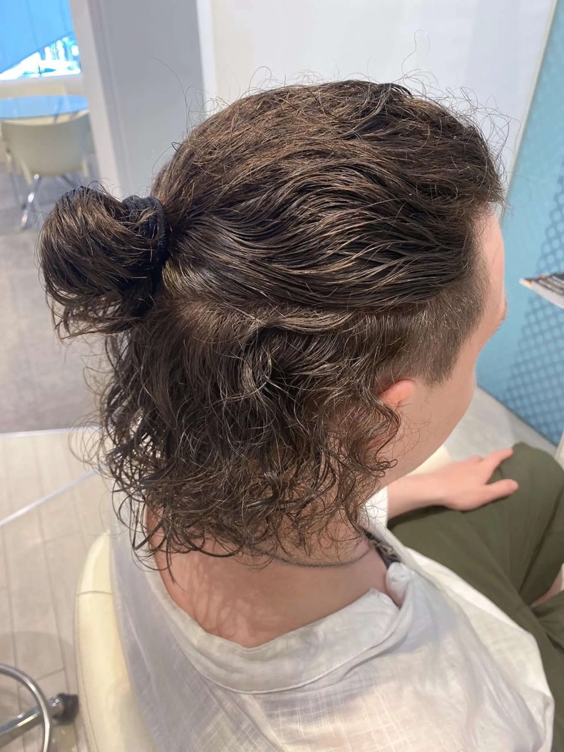 メンズ マンバンヘア 刈り上げ 井上 凜太郎のヘアスタイル