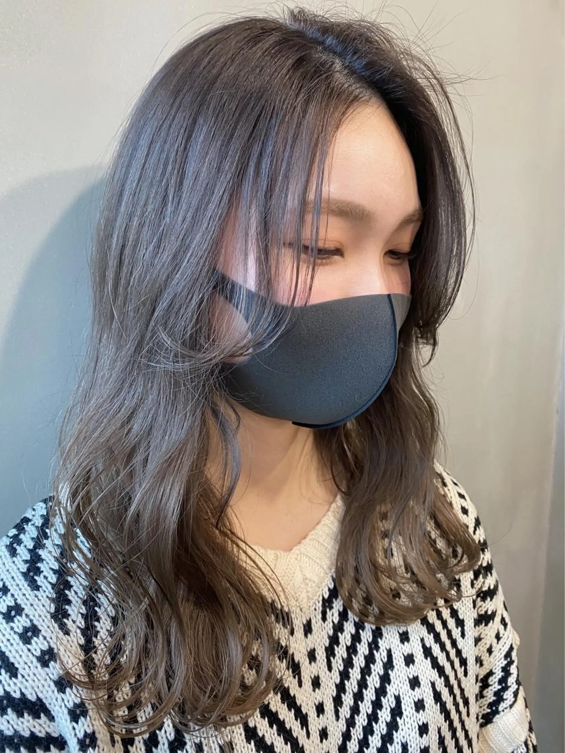 セミロング カラー ヘアカラー 畑中 愛梨のヘアスタイル