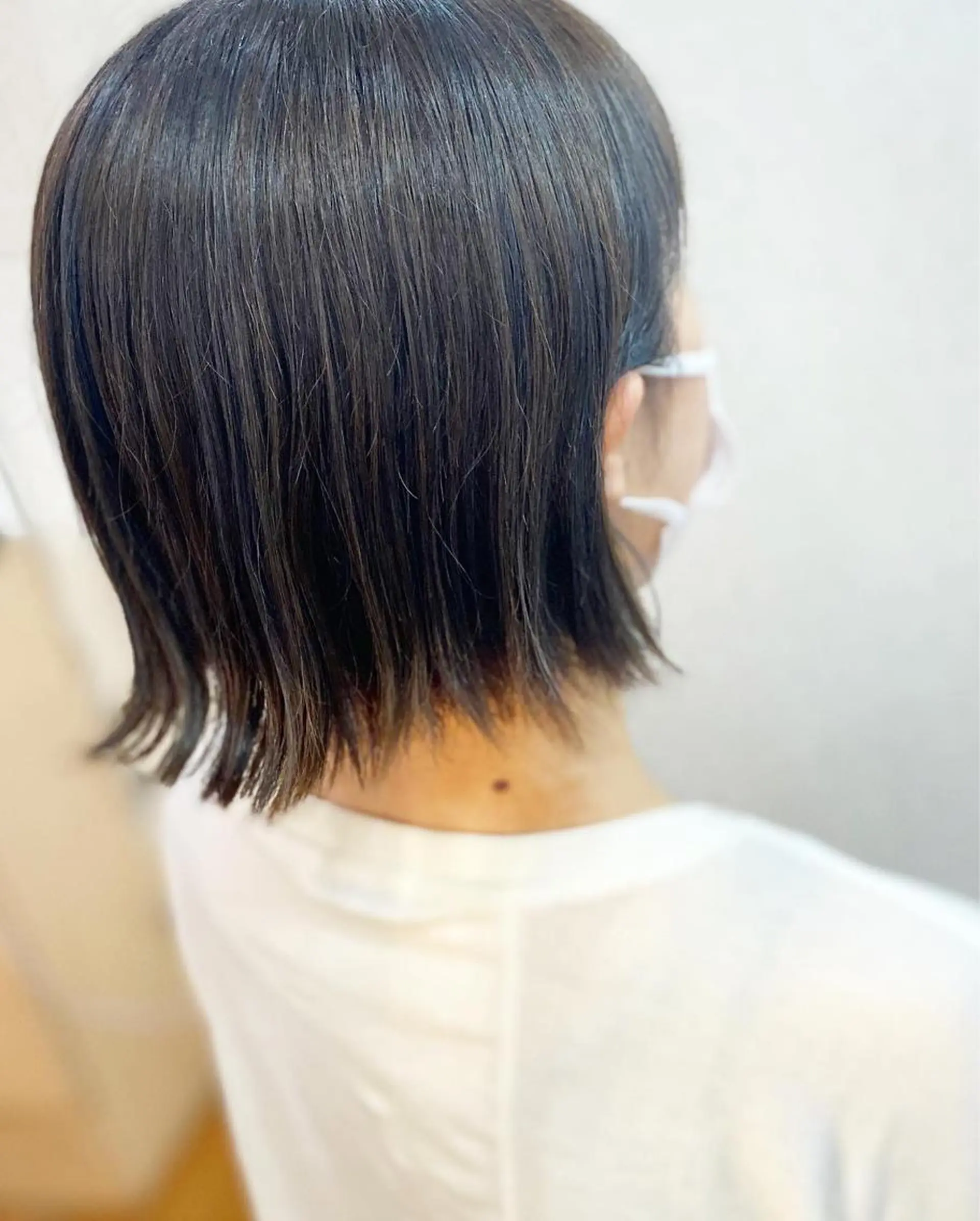ショート カラー ブルーカラー ブルージュ 荒木 ひろかのヘアスタイル