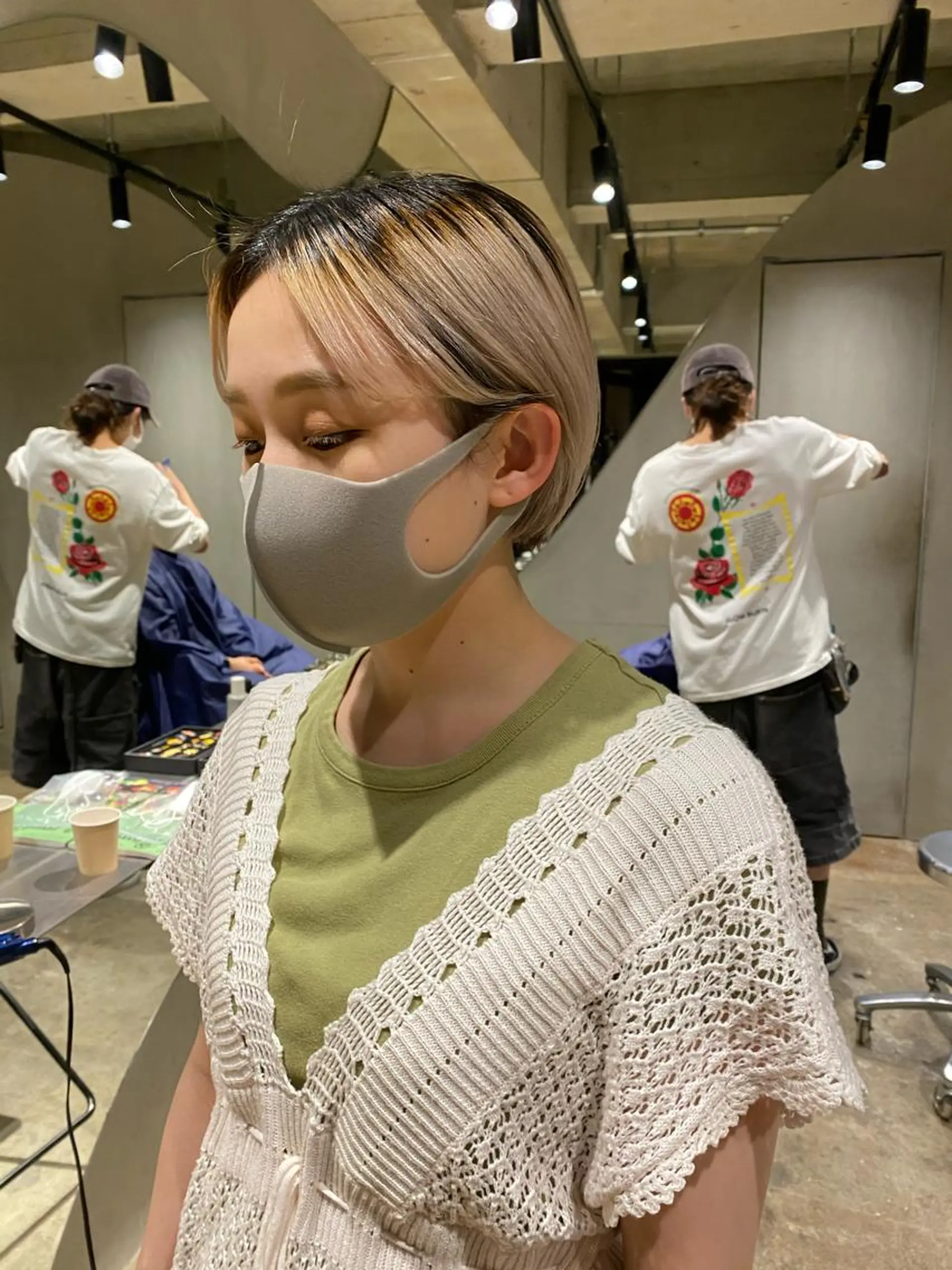 ショート カラー ブロンド ホワイトブロンド ボブ カット ヘアカラー ショート・ボブ MIKUのヘアスタイル