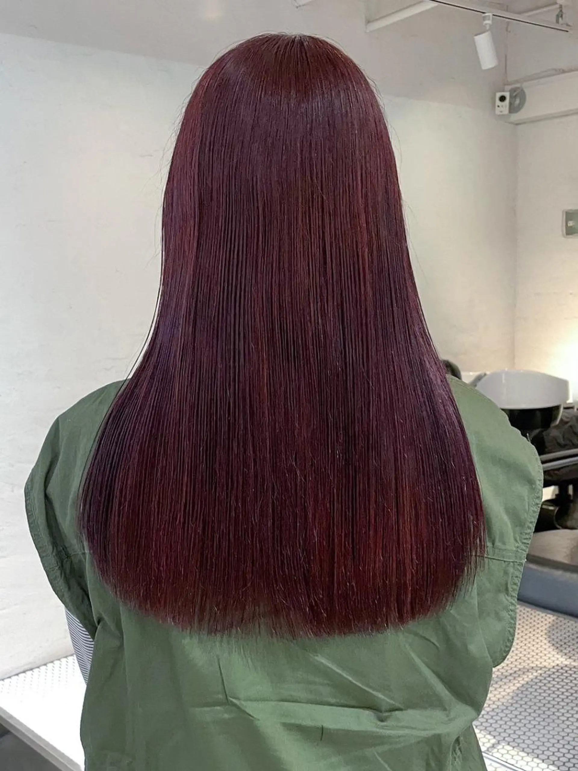 セミロング カラー パーマ ヘアアレンジ カシス レッドカラー カット ヘアカラー トリートメント ITbyALBUM 八王子店のヘアスタイル