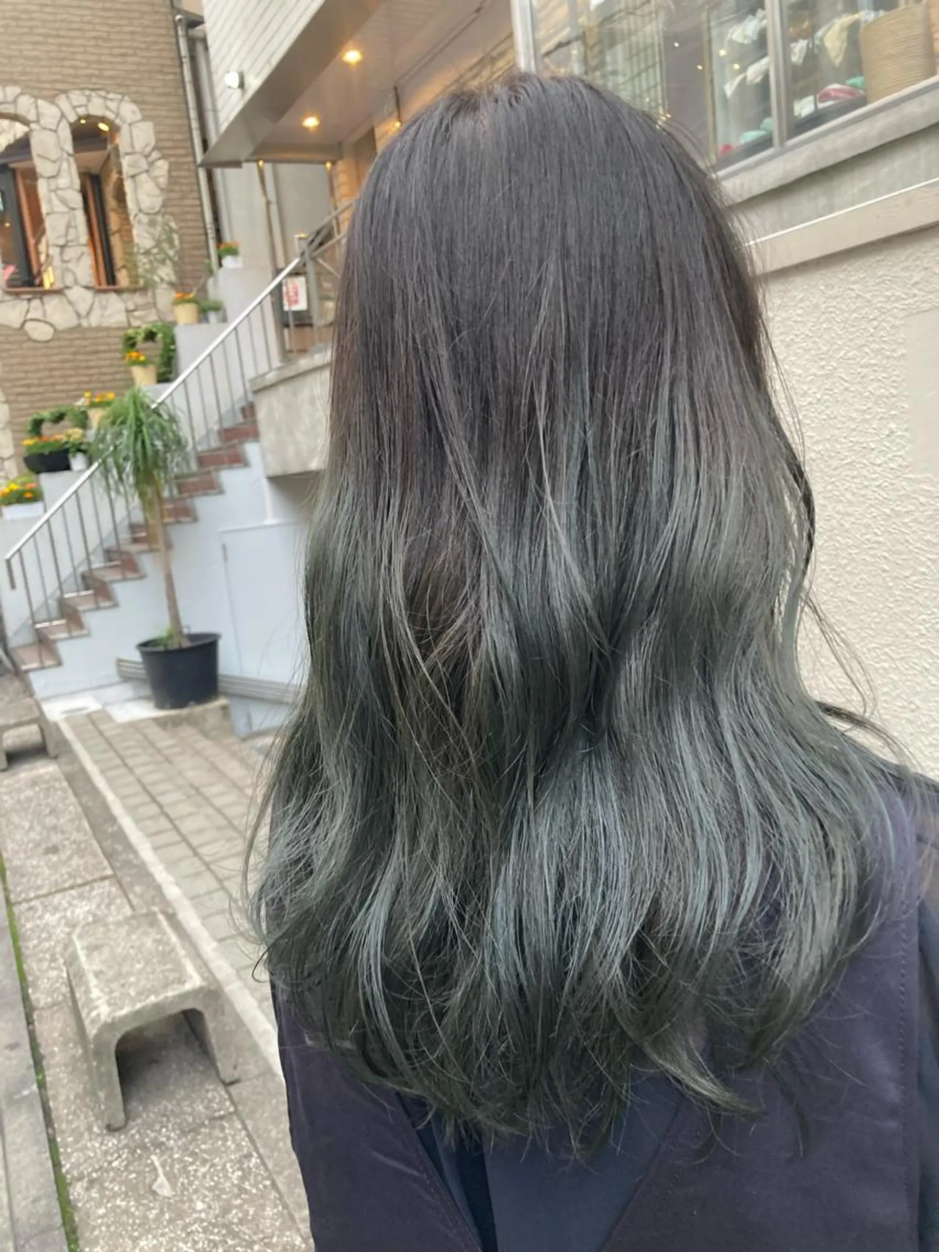 ロング カラー オリーブカラー ヘアカラー トリートメント ヘッドスパ ヘアセット 垢抜け韓国風ヘア カラーMIKUのヘアスタイル