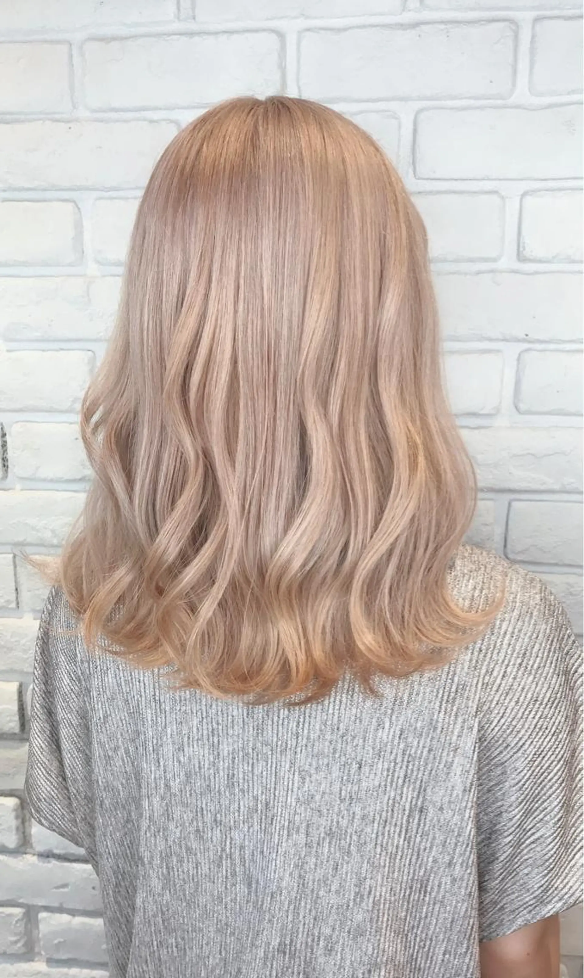 ミディアム カラー 透明感カラー 森本 笑のヘアスタイル