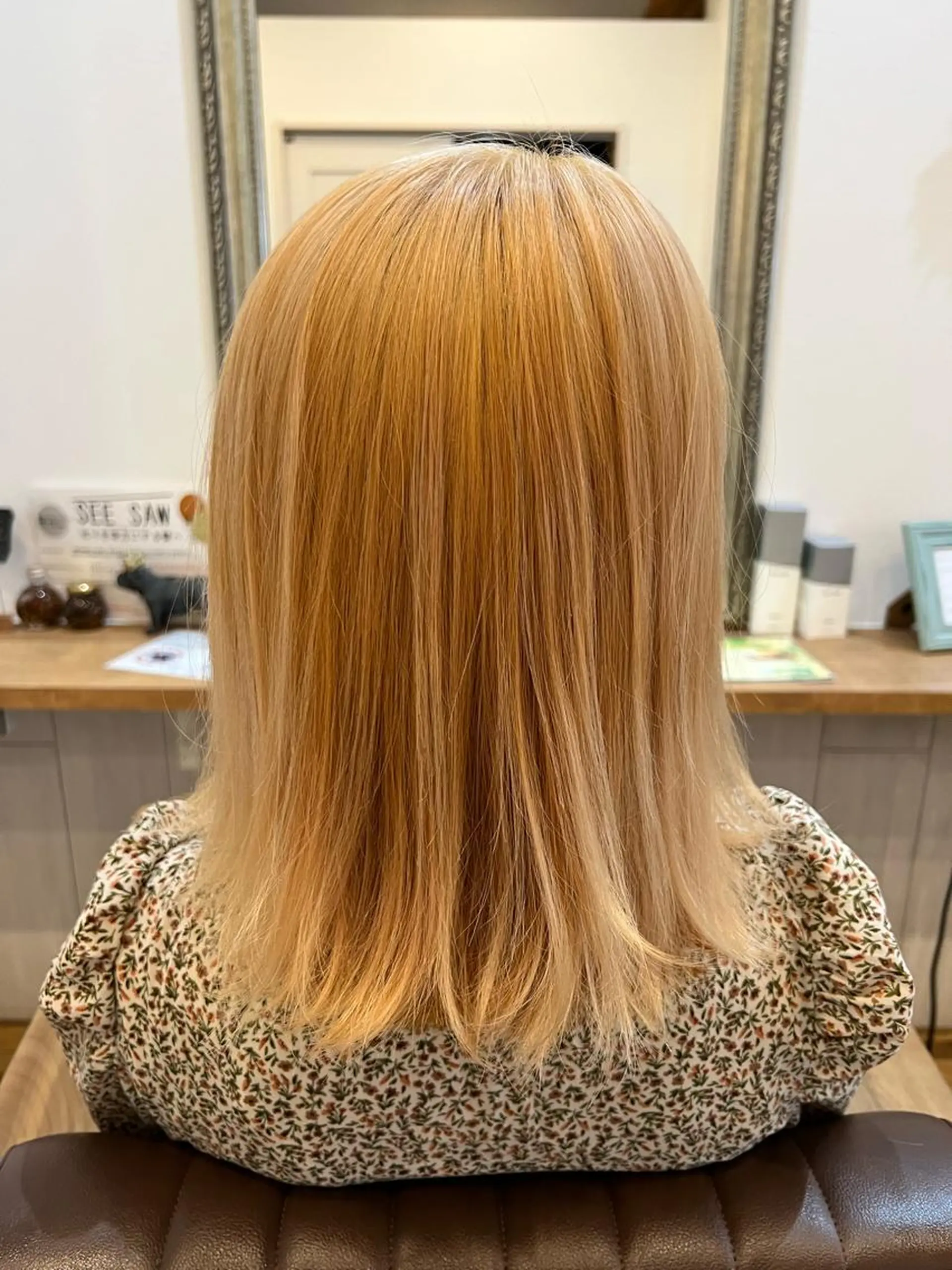 ミディアム カラー ベージュカラー ミルクティーベージュ 美容室Class所属・🐰ハイトーンカラー 畠山　渡🐰のヘアスタイル